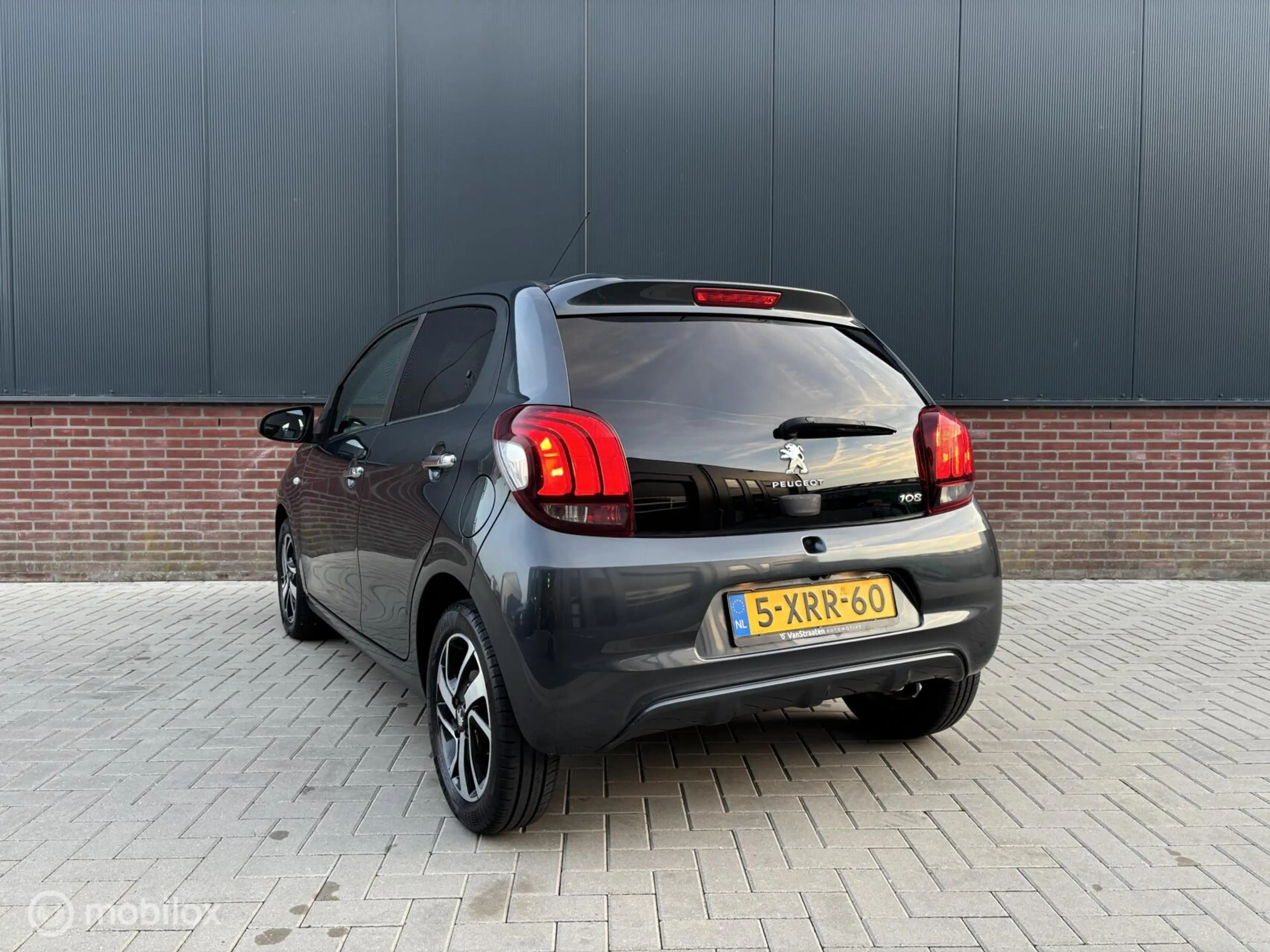 Peugeot 108 1.0 e-VTi Première | Camera | Keyless | Climate — photo 10