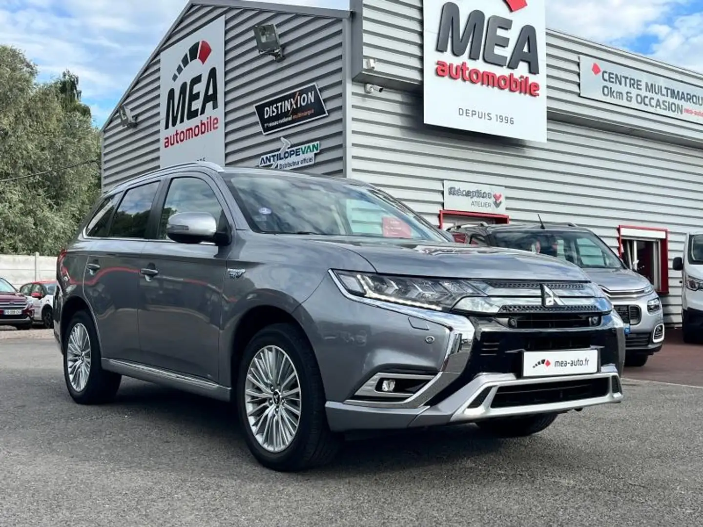 Mitsubishi Outlander PHEV Twin Motor Intense 4WD Euro6d-T EVAP 5cv Gris - 1