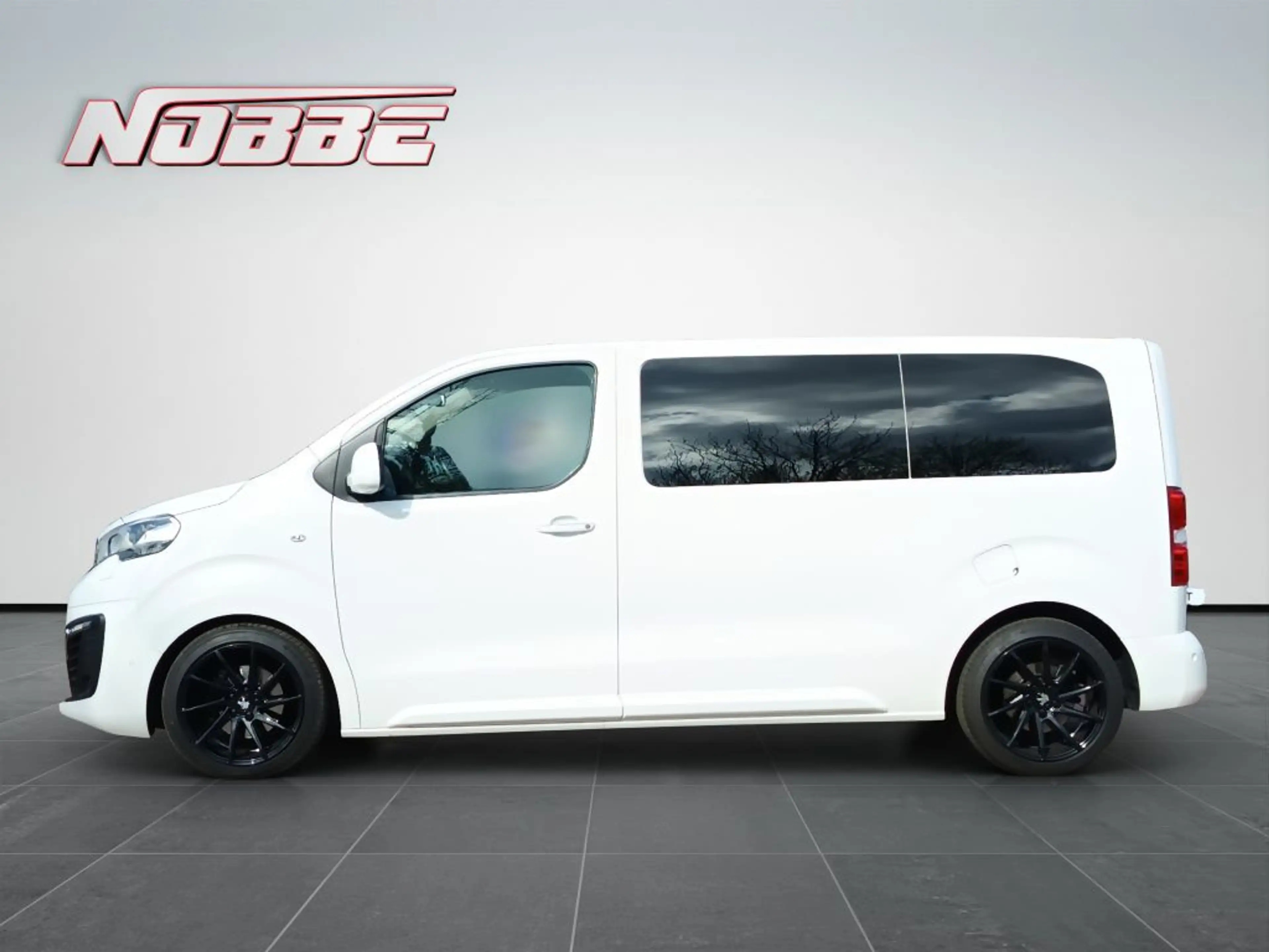 Peugeot Traveller L2 2.0 BlueHDi 180 EAT8 Business VIP — photo 2