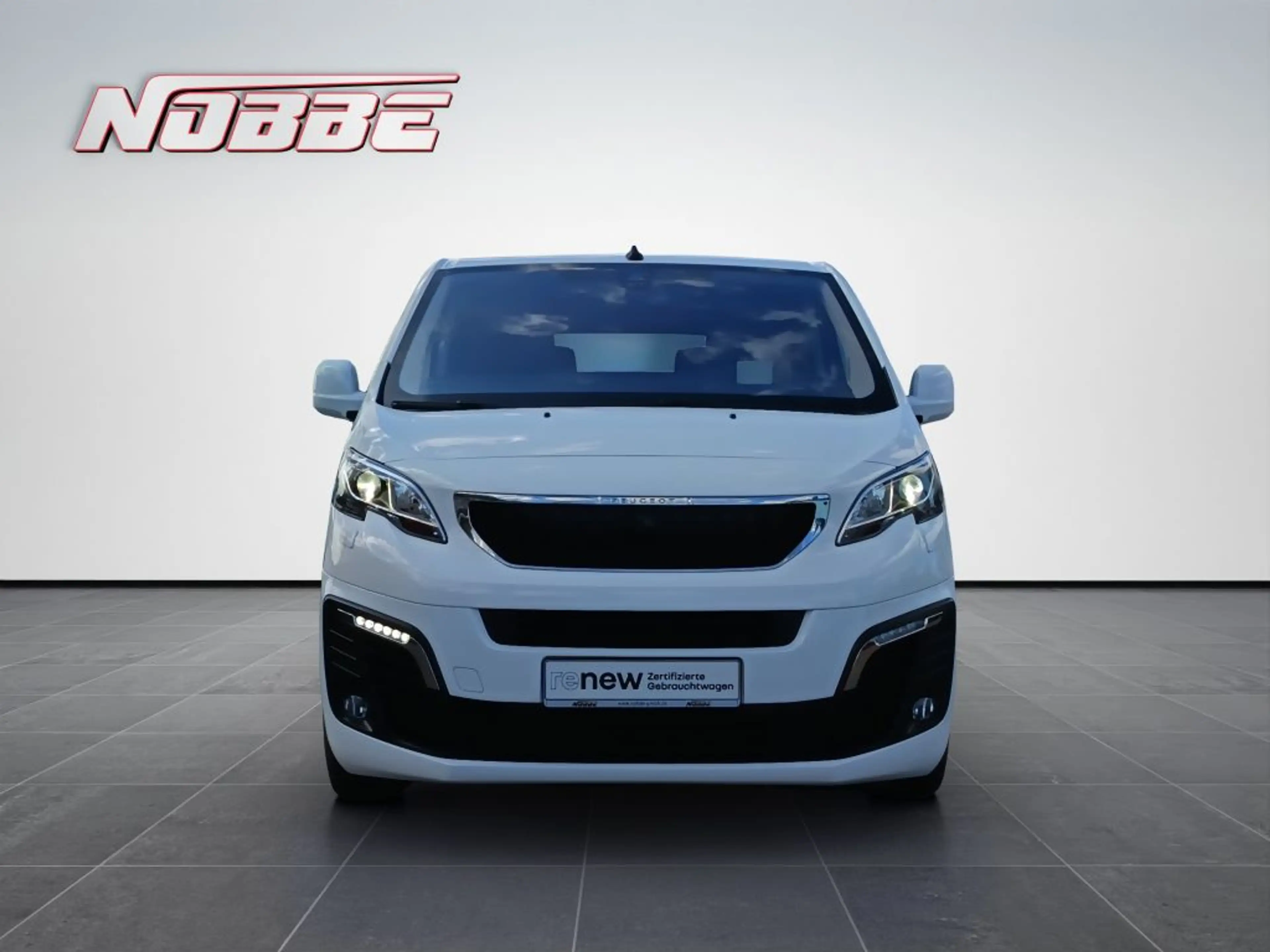 Peugeot Traveller L2 2.0 BlueHDi 180 EAT8 Business VIP — photo 8