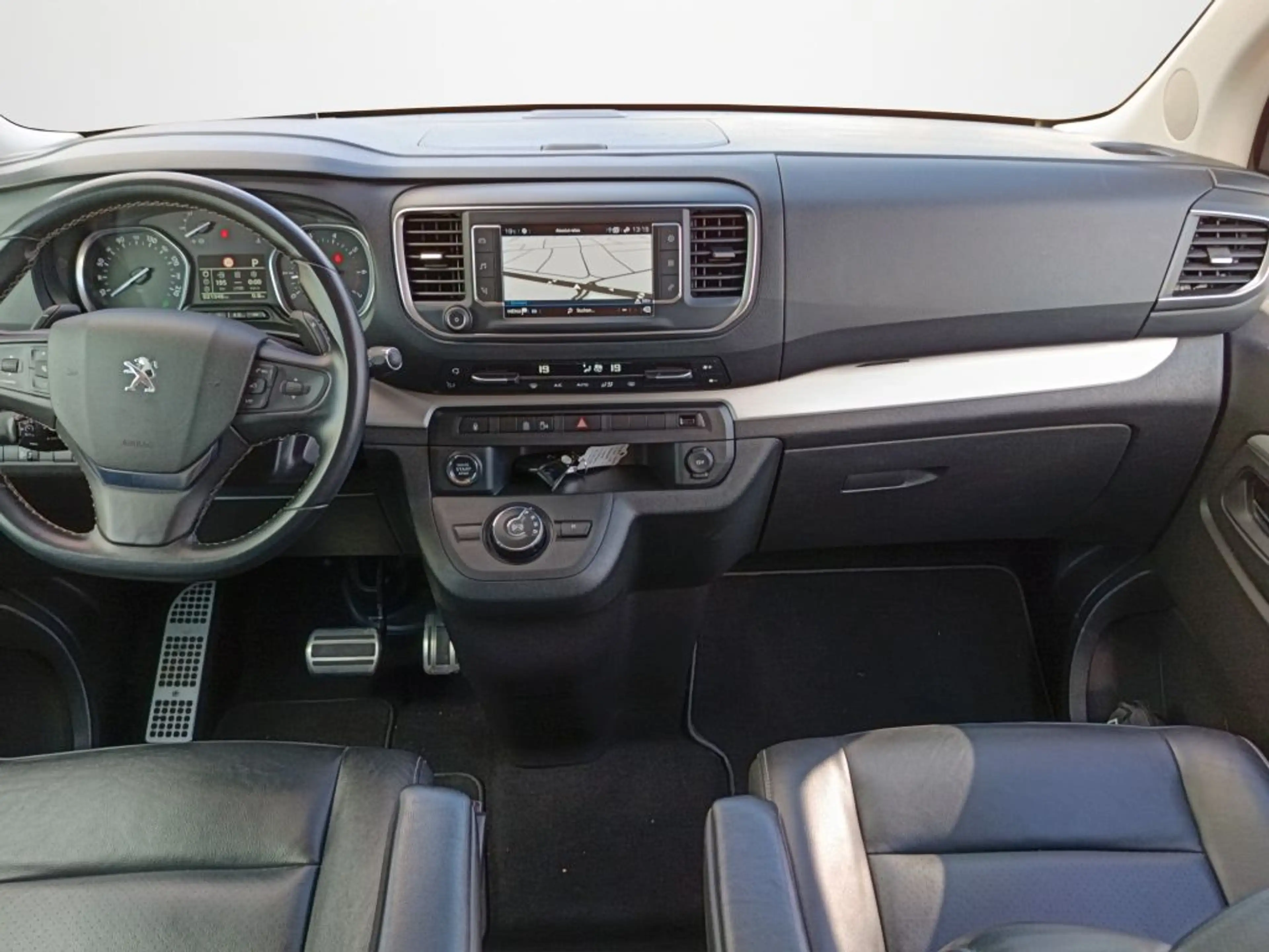 Peugeot Traveller L2 2.0 BlueHDi 180 EAT8 Business VIP — photo 10