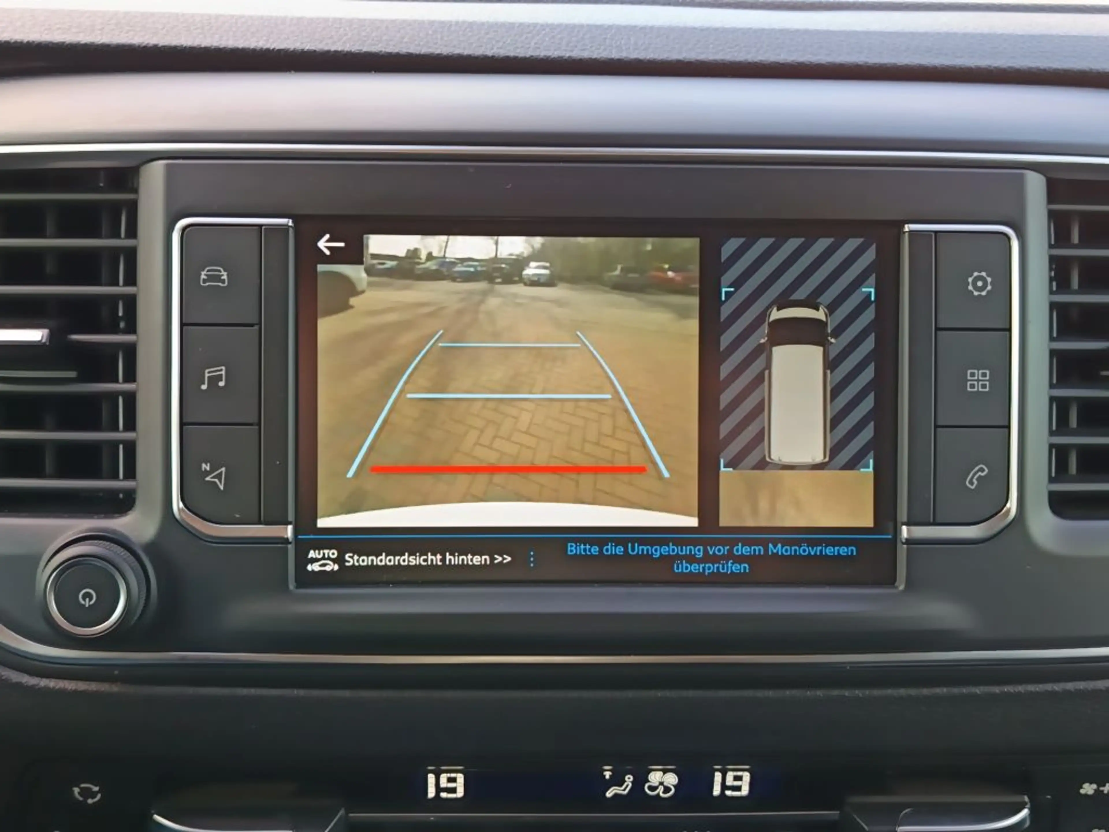 Peugeot Traveller L2 2.0 BlueHDi 180 EAT8 Business VIP — photo 14