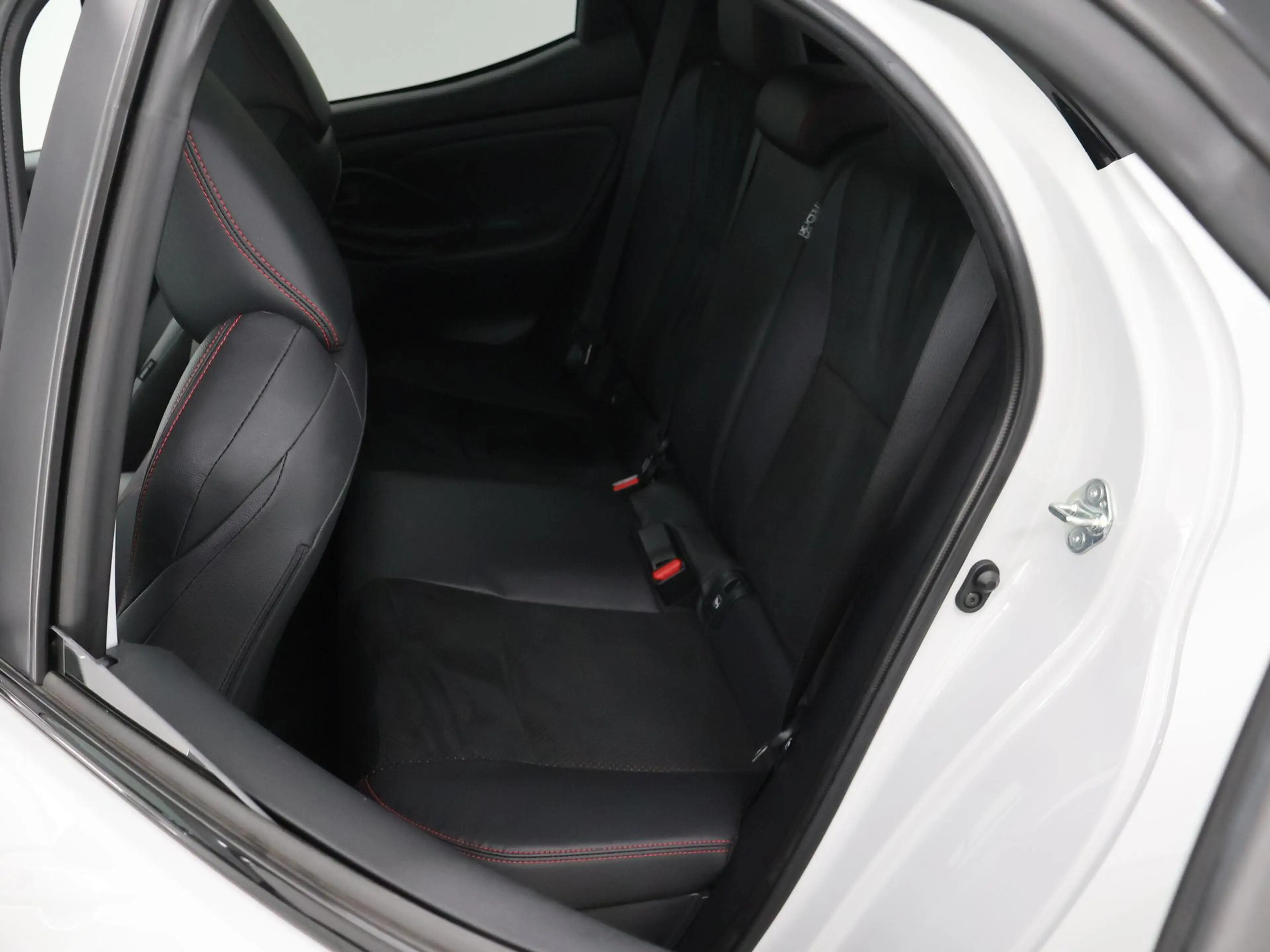 Toyota Yaris 1.5 Hybrid GR Sport | Panoramadak | Navigatie | HU — photo 11