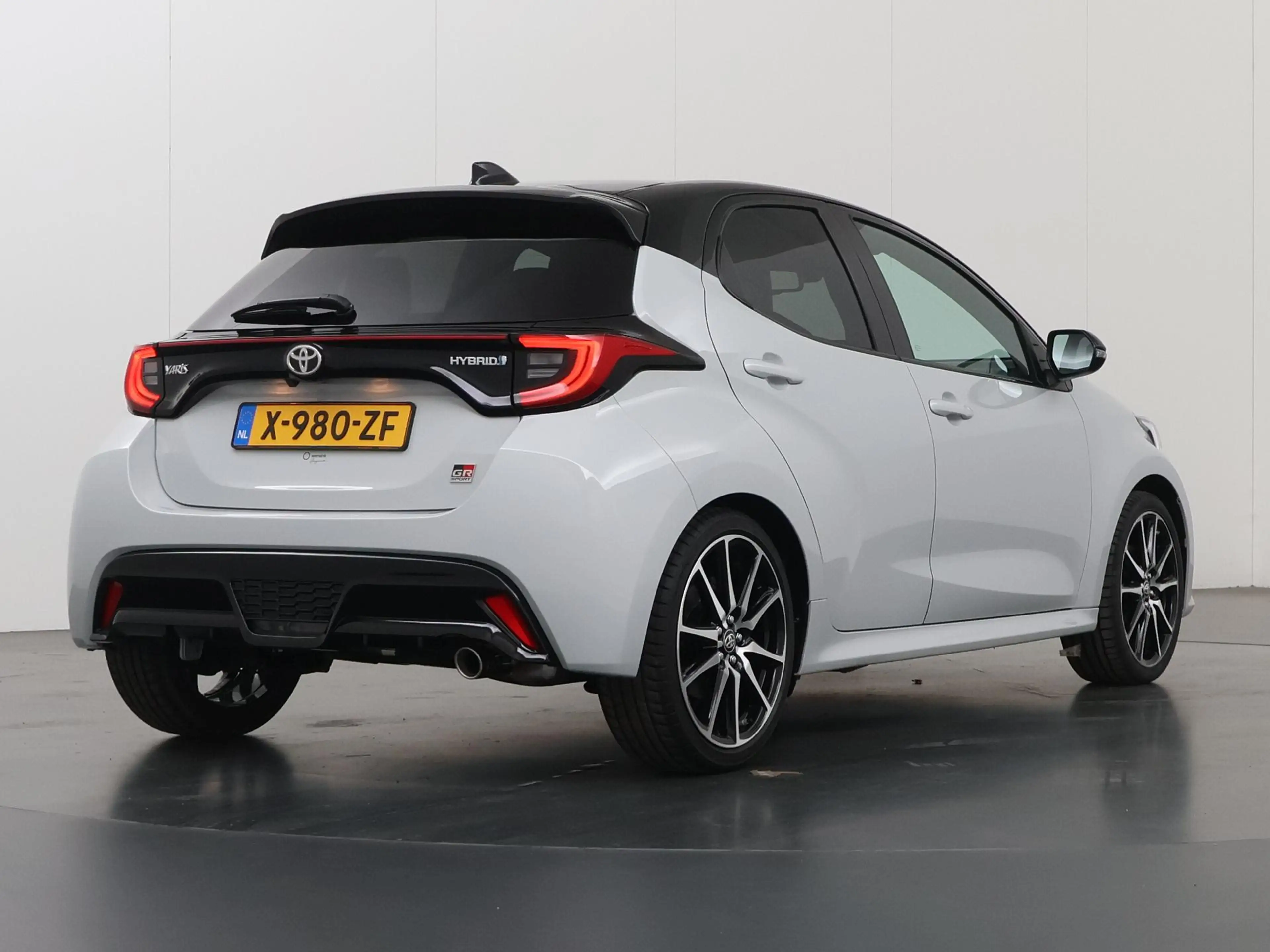 Toyota Yaris 1.5 Hybrid GR Sport | Panoramadak | Navigatie | HU — photo 2