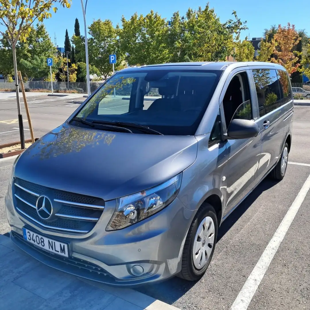 Mercedes-Benz Vito Tourer 114CDI Pro Extralarga Gris - 1