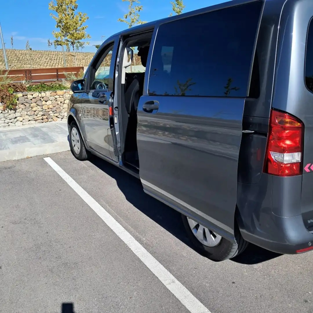 Mercedes-Benz Vito Tourer 114CDI Pro Extralarga Gris - 2