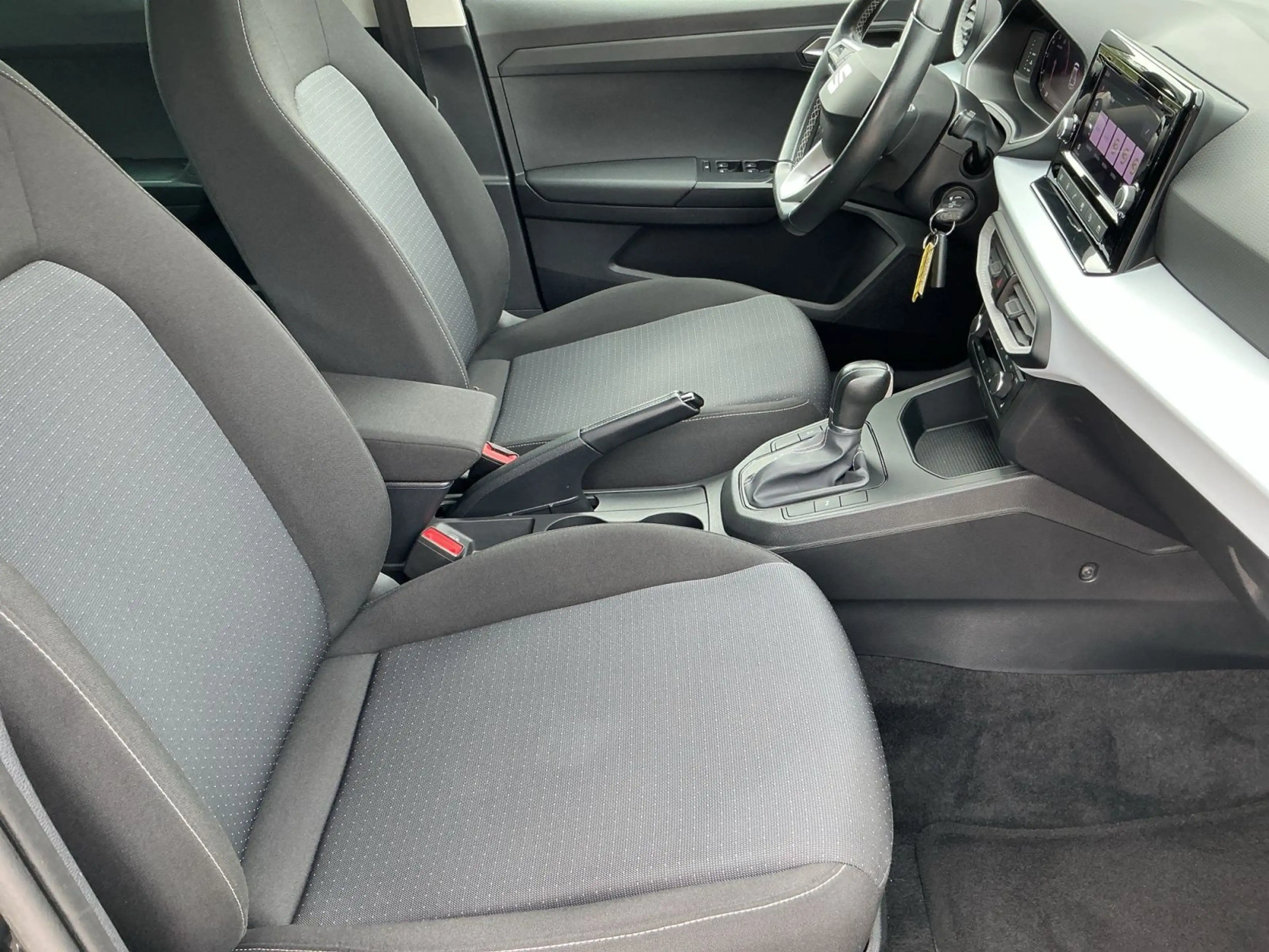 SEAT Ibiza 1.0 TSI DSG STYLE LED+RFK+ACC+SHZ+16"LM — photo 13