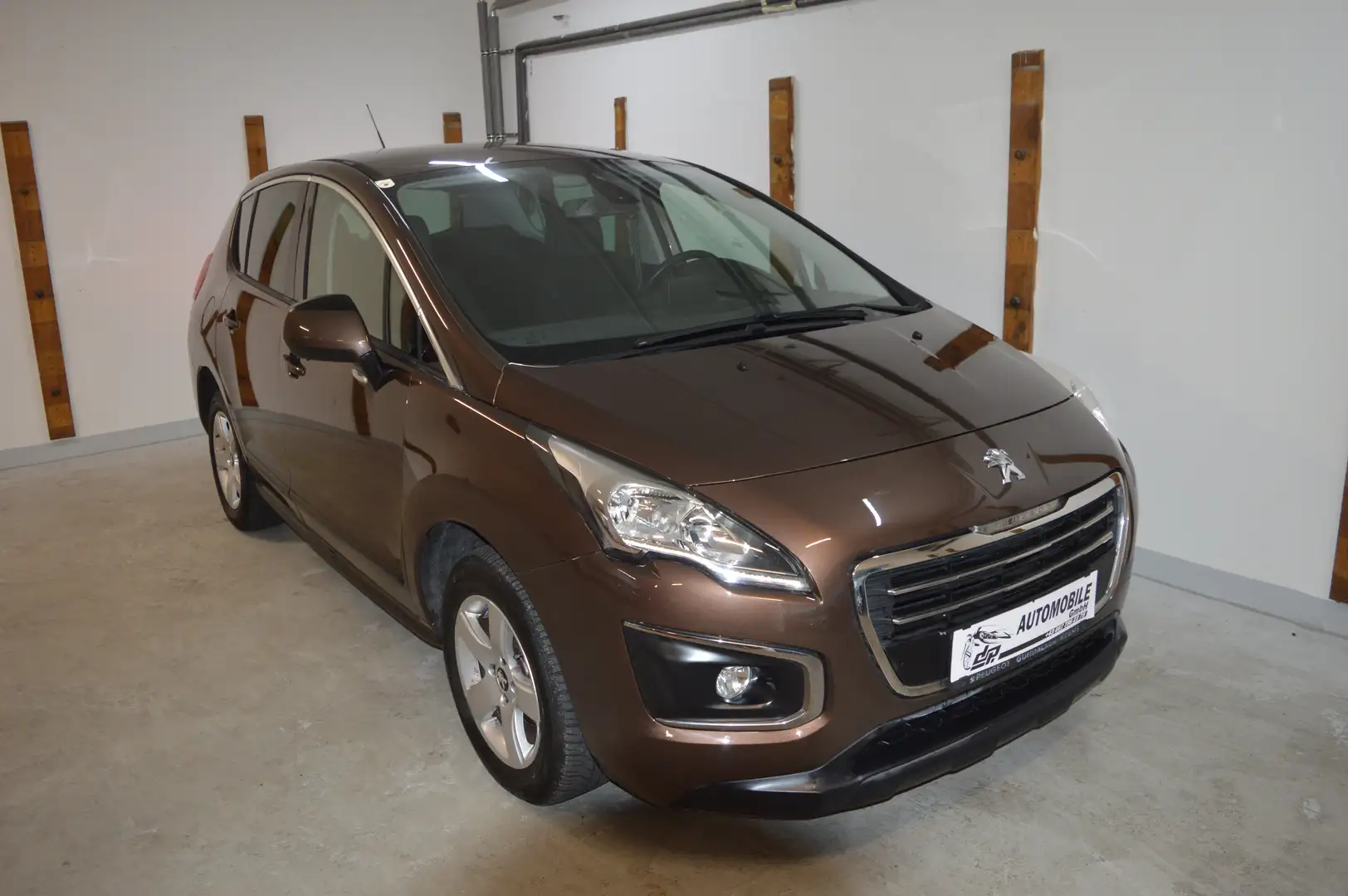 Peugeot 3008 1,6 BlueHDi 120 S&S **Automatik**Zahnriemen neu** Braun - 1