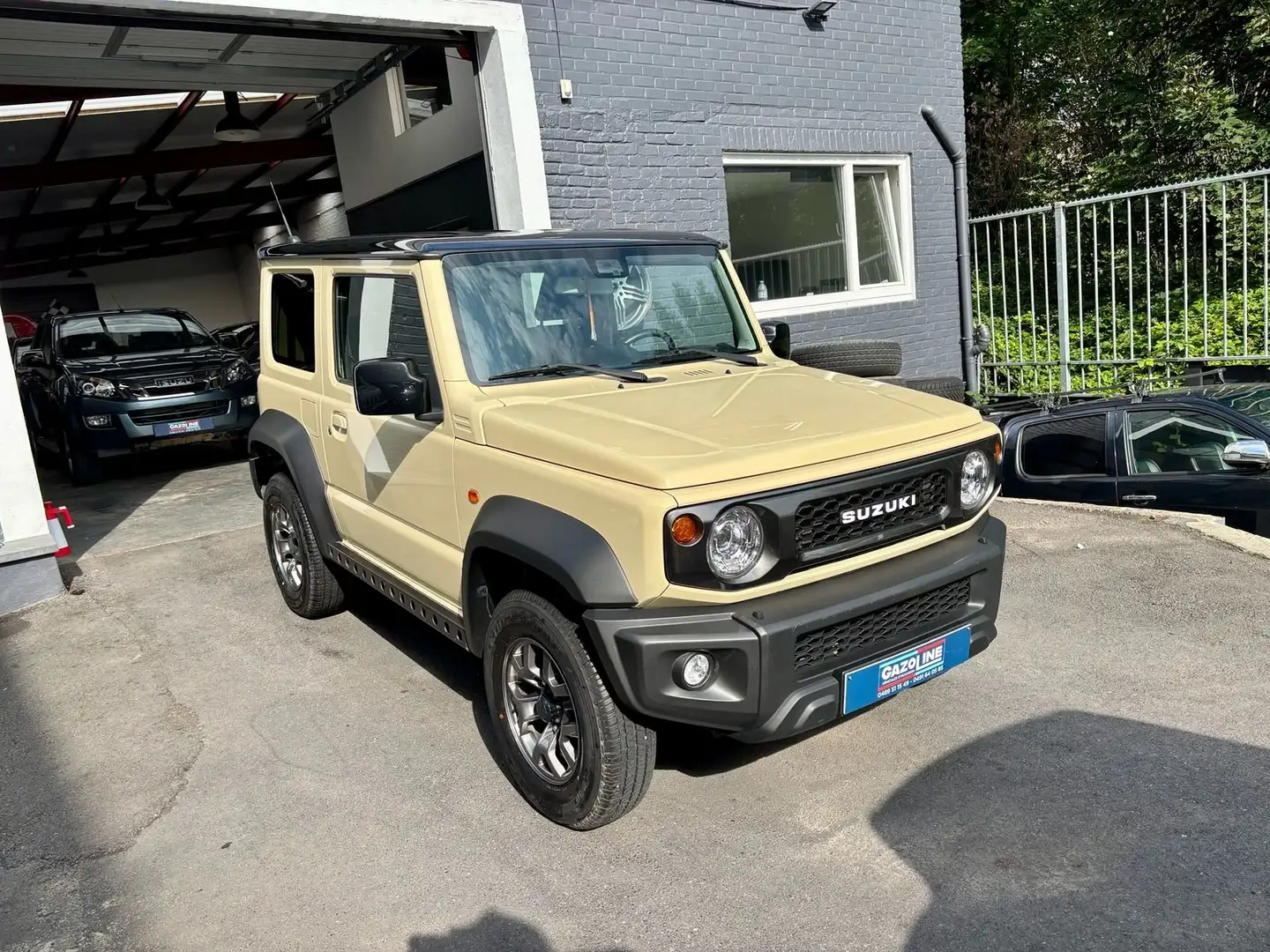 Suzuki Jimny 4 Seats/Automatique/GLX/Carplay/Full Service Beige - 2