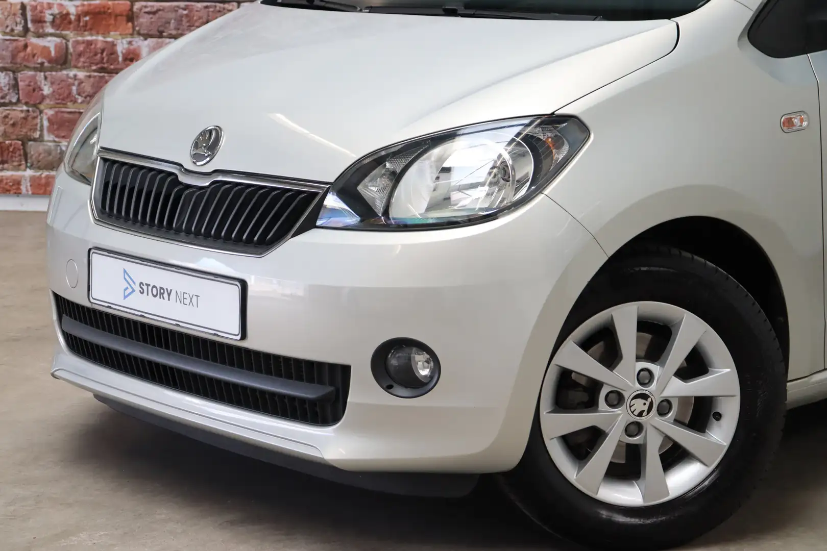 Skoda Citigo 1.0 Drive Ambition Automaat 5 deurs / Navigatie / Grijs - 2