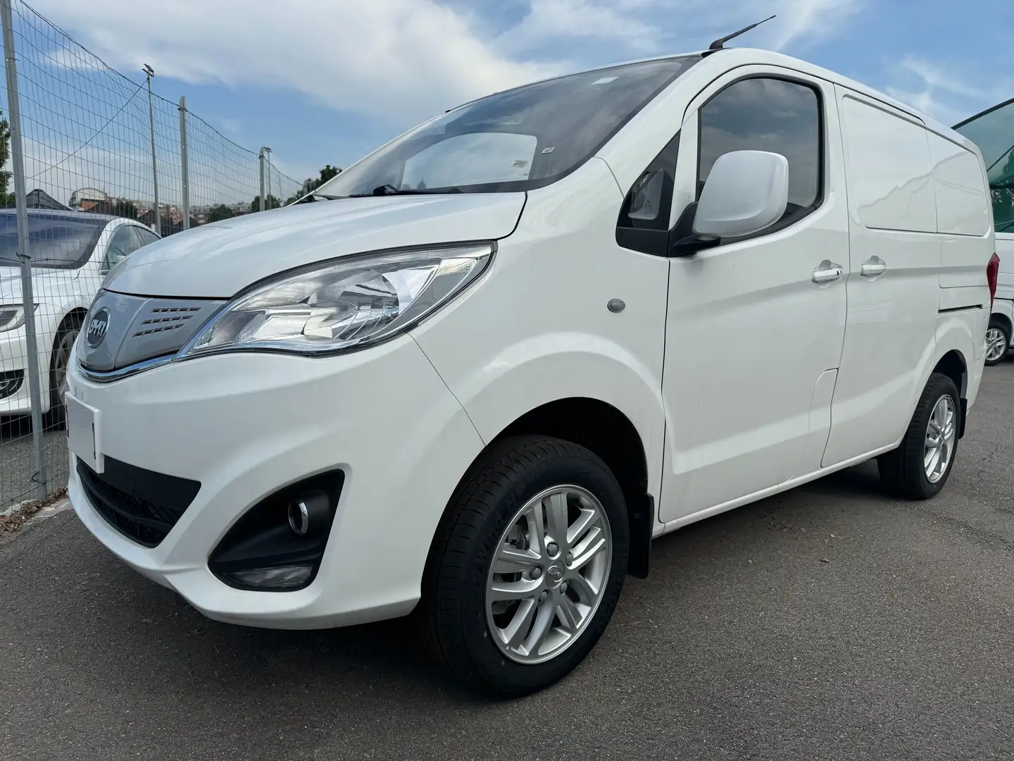 BYD ETP3 van Blanco - 1