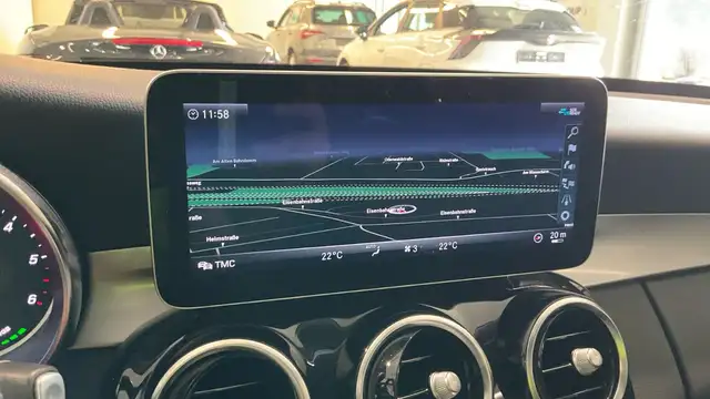 Mercedes-Benz 300 view 10