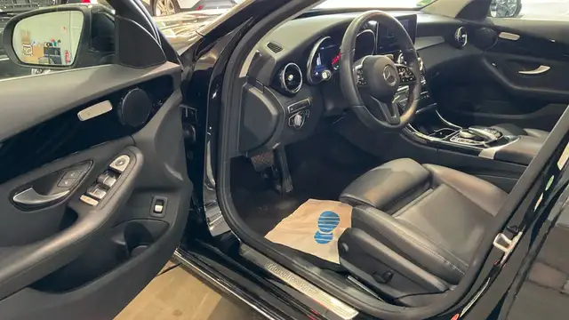 Mercedes-Benz 300 view 6
