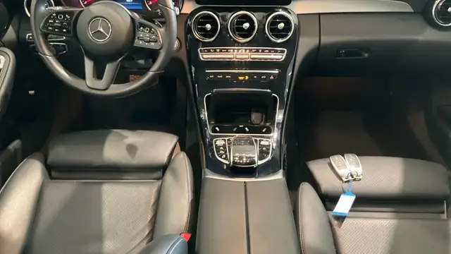 Mercedes-Benz 300 view 8