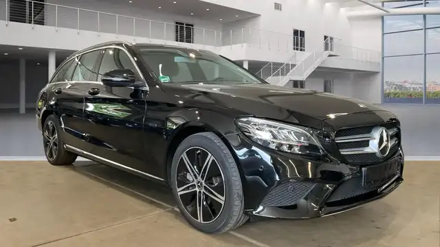 Mercedes-Benz 300 view 2