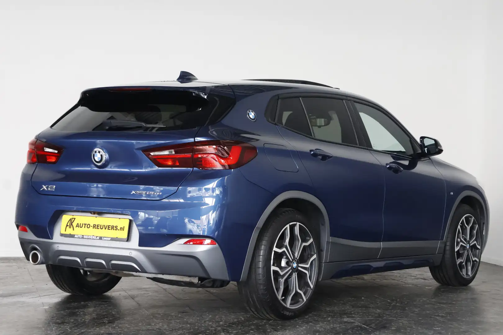 BMW X2 xDrive25e M-Sport / Opendak / LED / HUD / Navi / C Blauw - 2