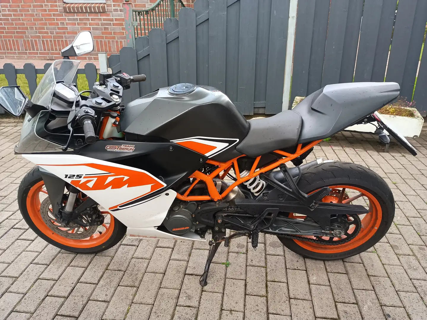 KTM RC 125 Blanco - 1