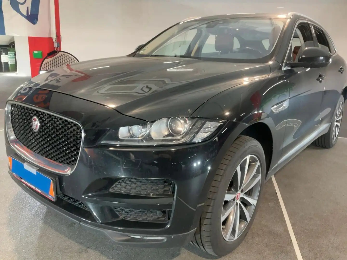 Jaguar F-Pace F-PACE Portfolio AWD*KEYLESS*MEMORY*LEDER Schwarz - 1