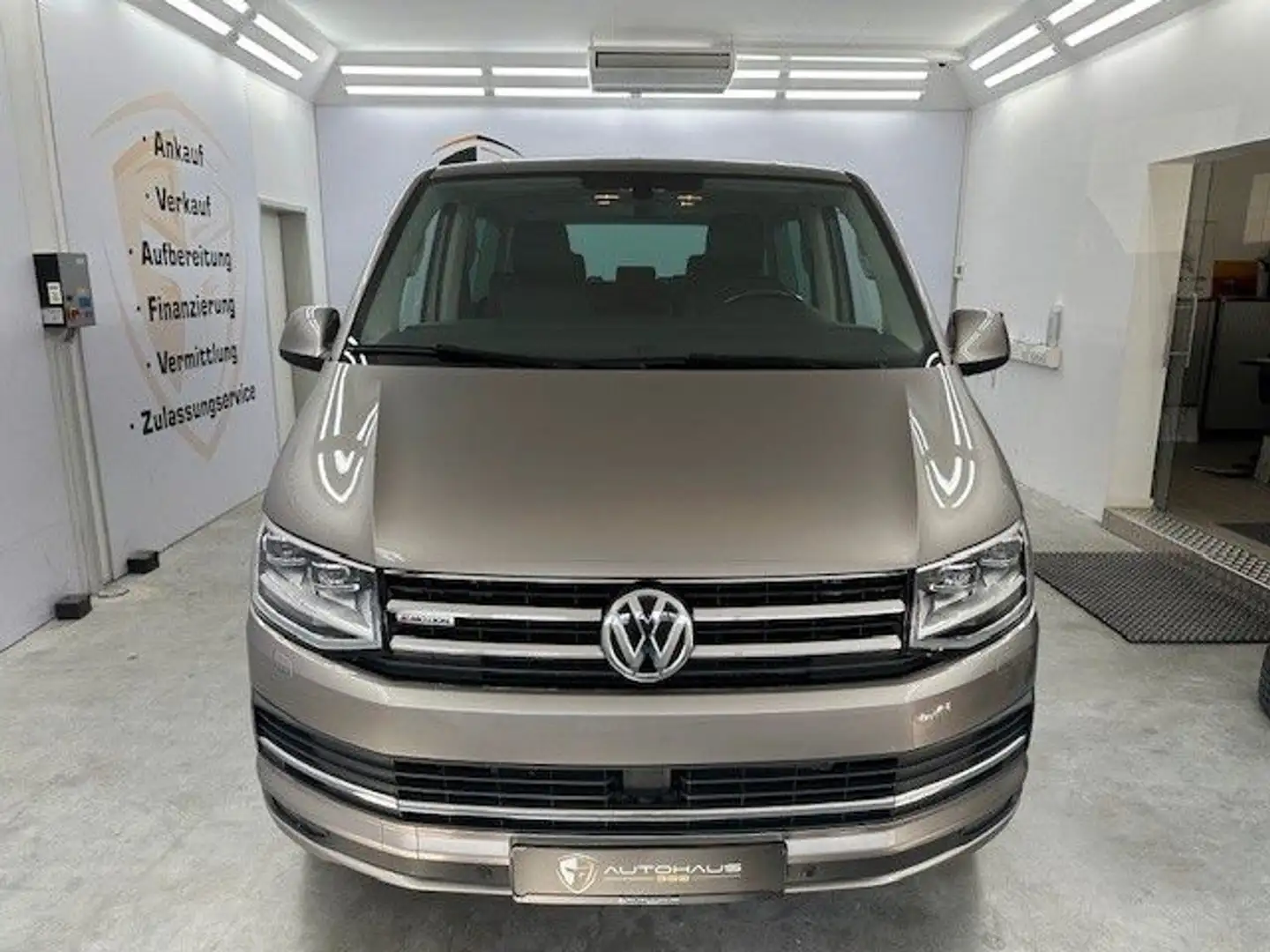 Volkswagen T6 Multivan Generation Six 4Motion 7 SITZER STDH Beige - 2