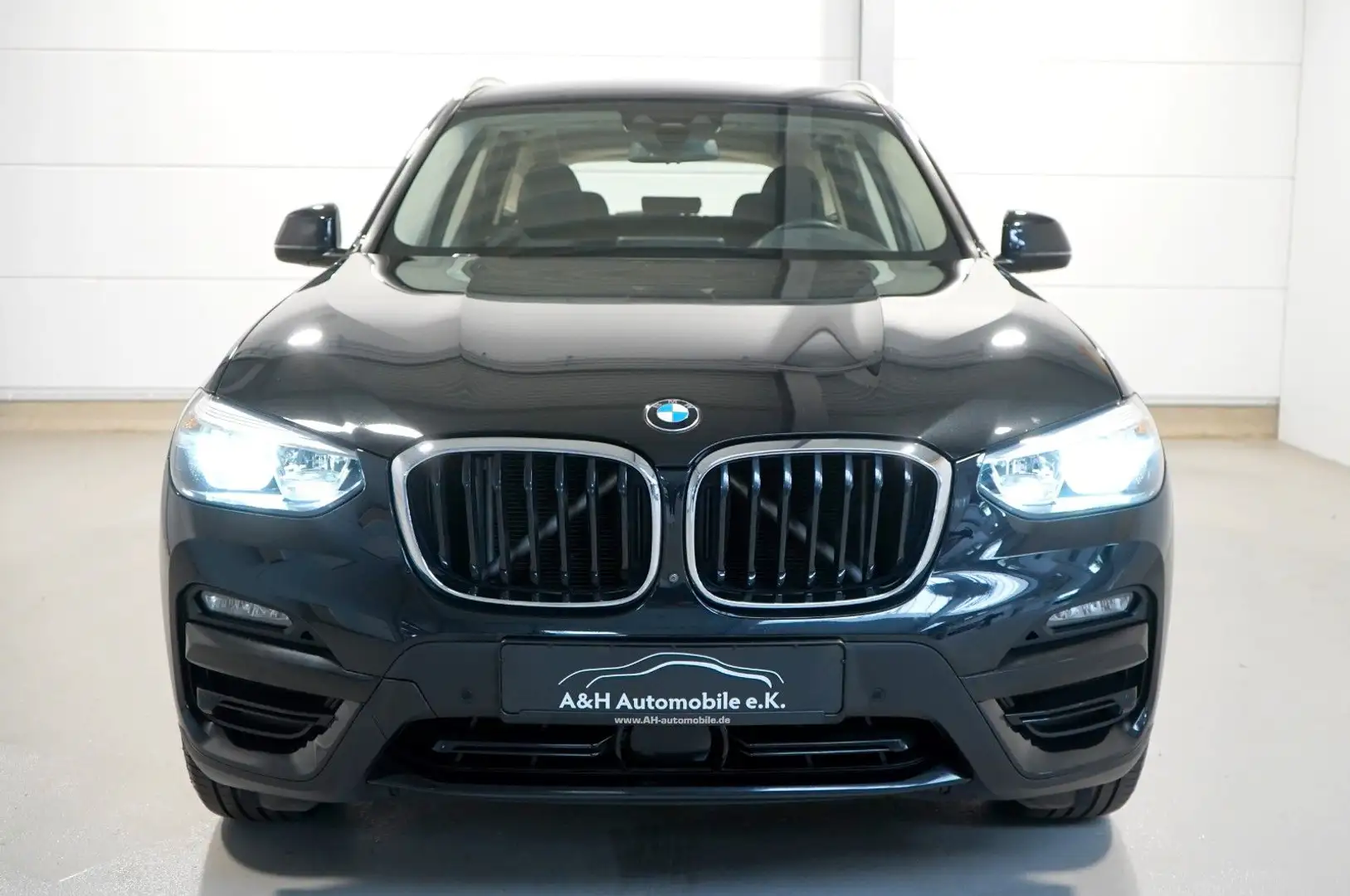 BMW X3 xDrive 30 d Advantage *AHK*HUD*360°-KAMERA* Zwart - 2