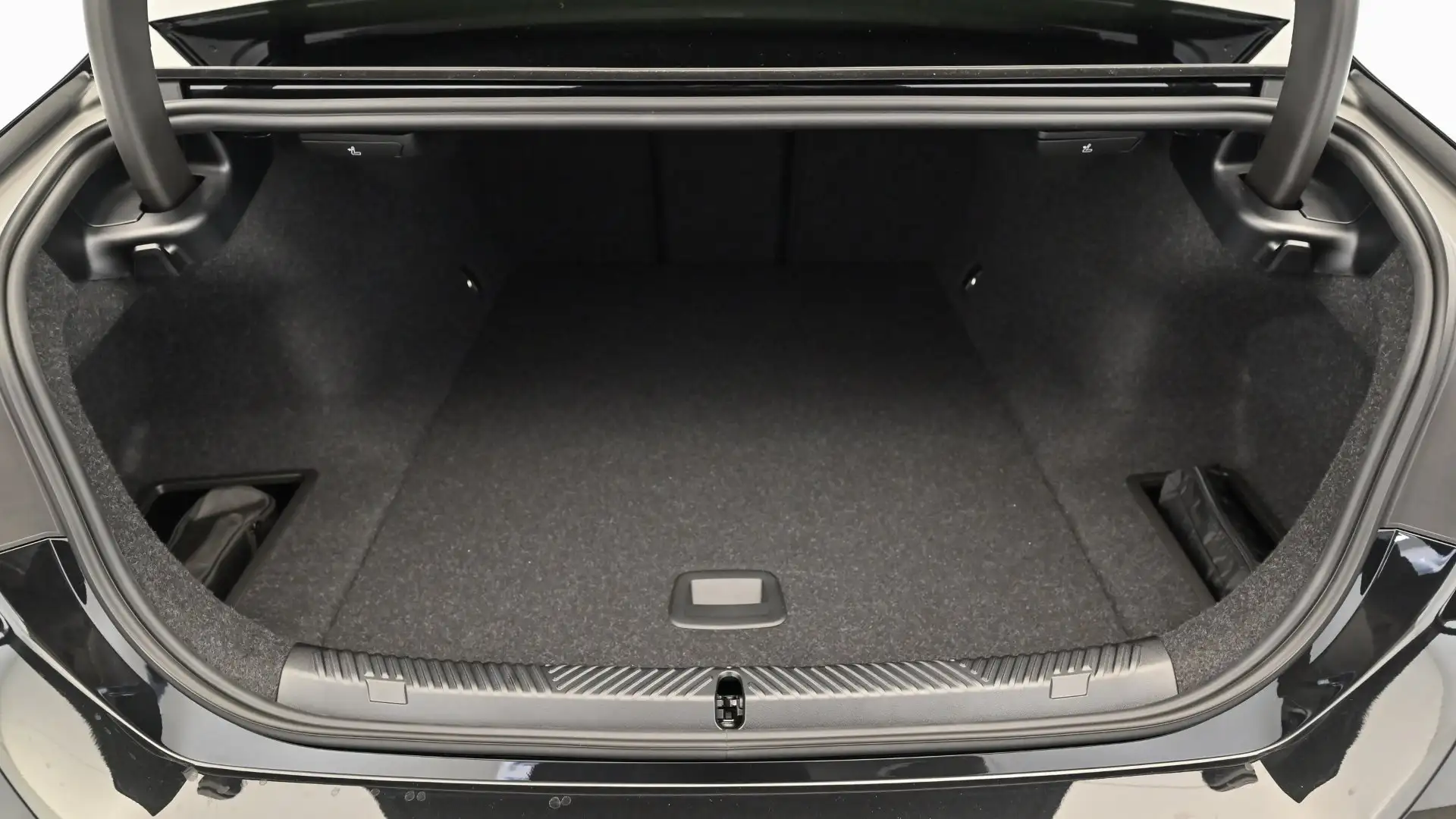 BMW i5 i5 xDrive40 Schwarz - 2