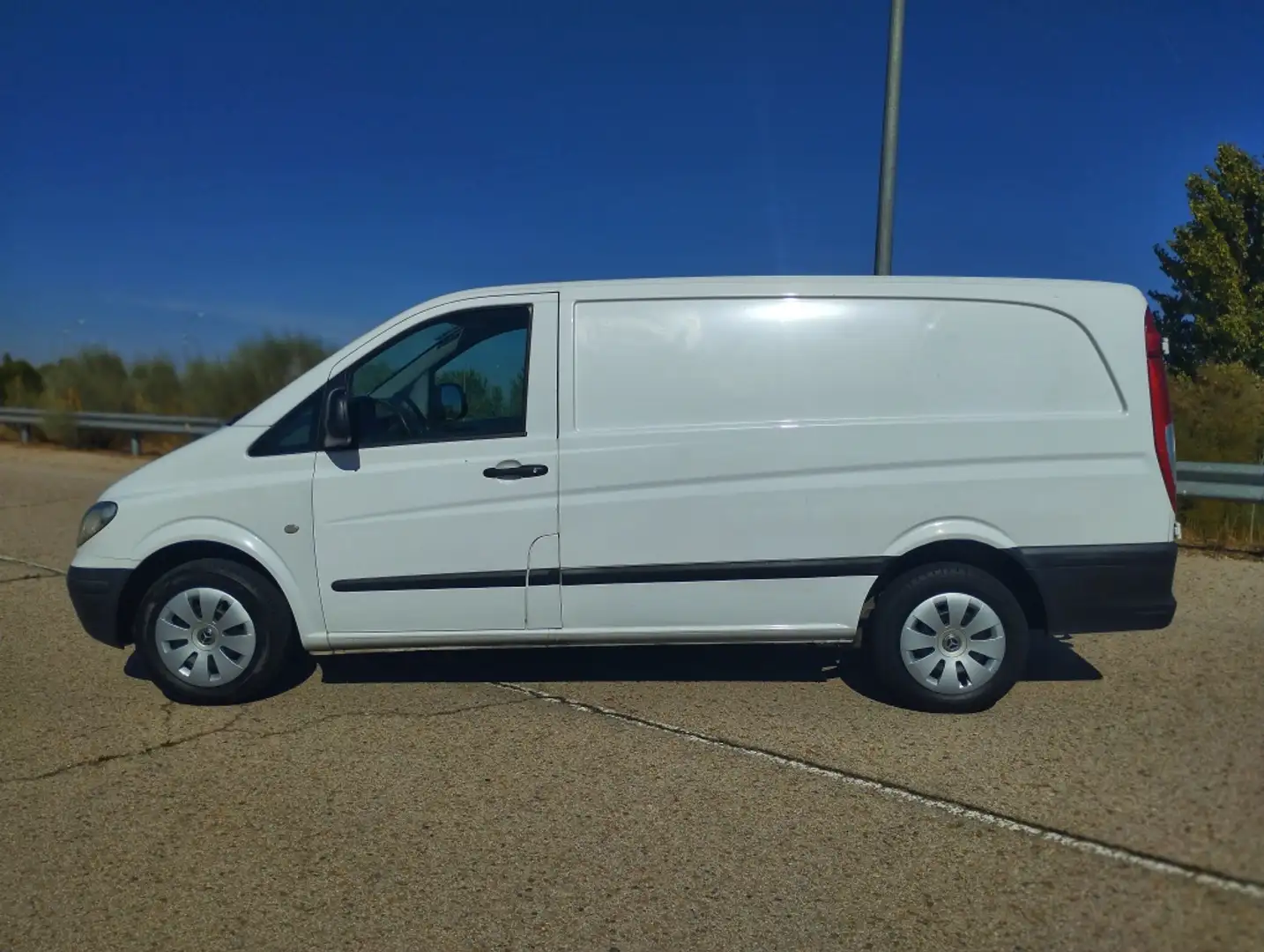 Mercedes-Benz Vito 109CDI L Larga 95 Blanc - 1