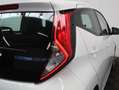 Toyota Aygo 1.0 VVT-i x-play | AIRCO | CAMERA | LED | BLUETOOT Wit - thumbnail 23