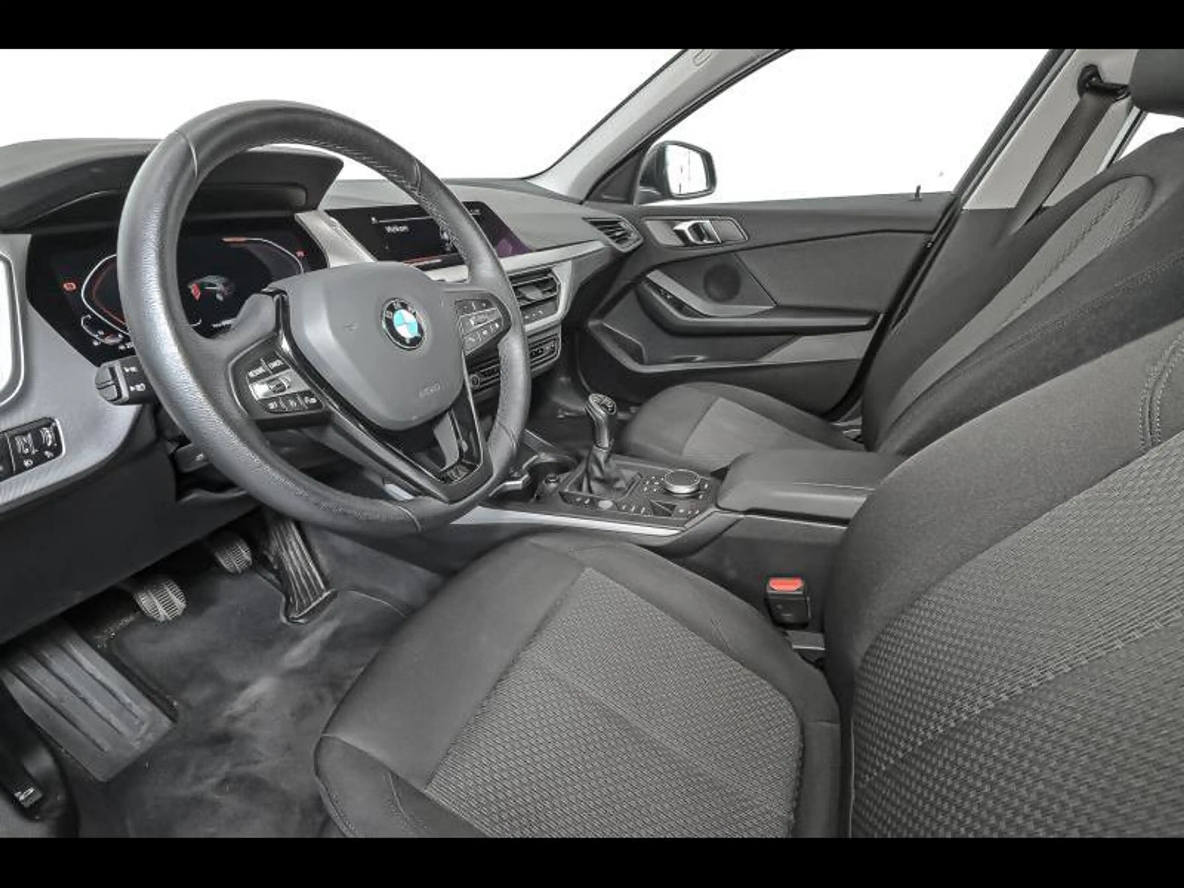 BMW 116 i — photo 6