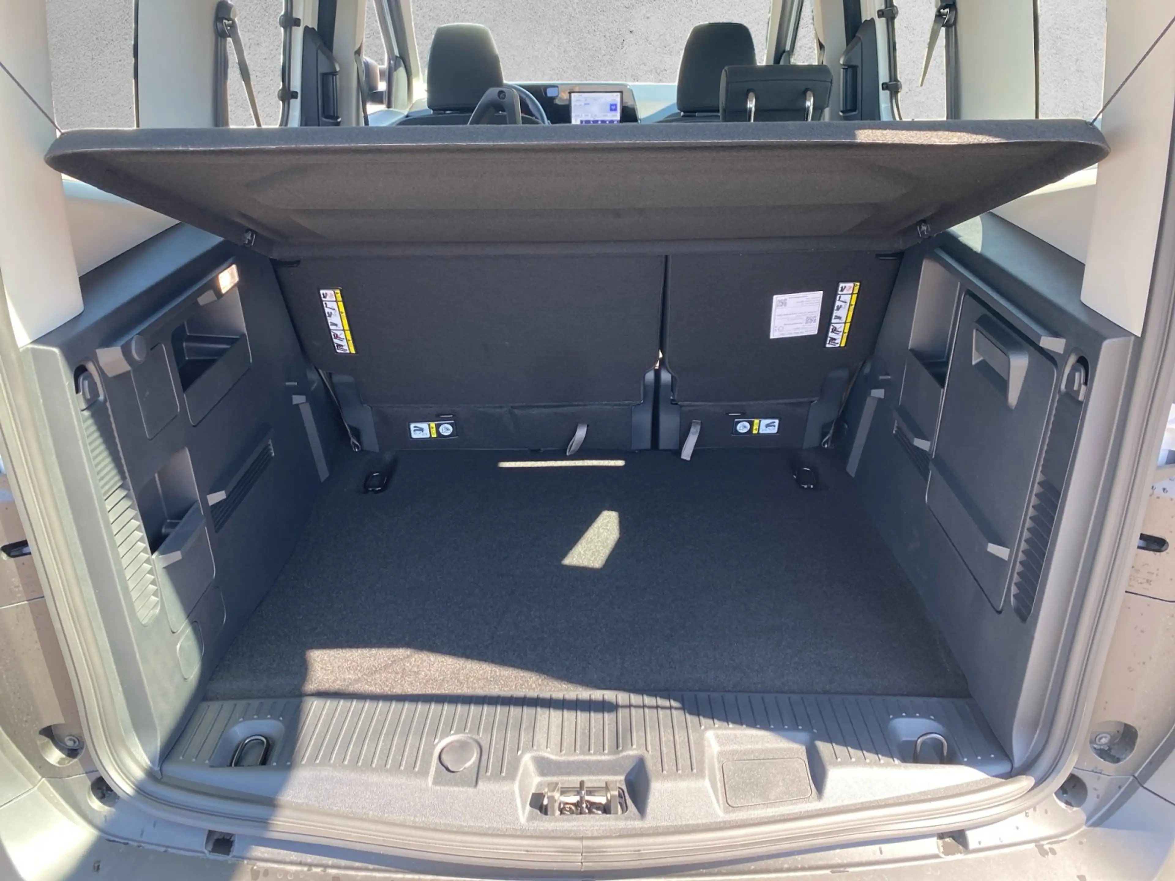Ford Tourneo Courier 1.0 EcoBoost Trend AHK SHZ PDC — photo 14