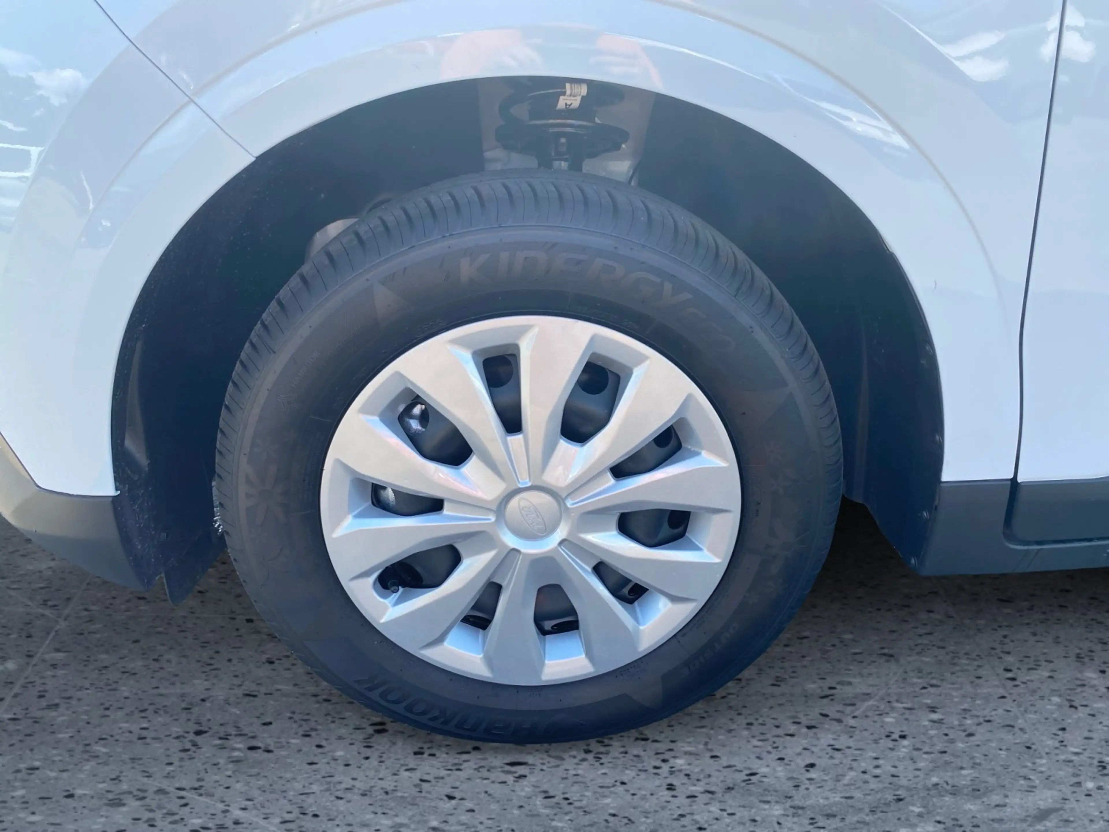 Ford Tourneo Courier 1.0 EcoBoost Trend AHK SHZ PDC — photo 13