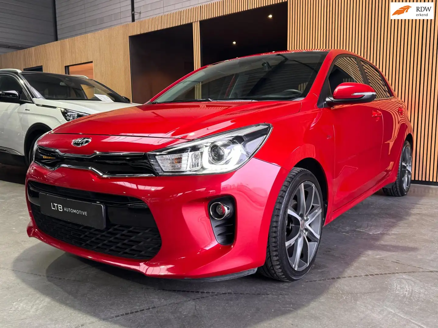 Kia Rio 1.4 DynamicLine Automaat|Camera|Carplay|Airco|APK Rood - 1