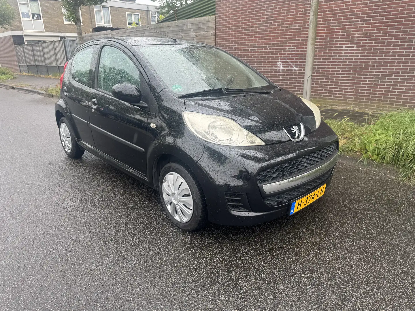 Peugeot 107 1.0 Benzine 5drs Automaarmt Airco Czarny - 1