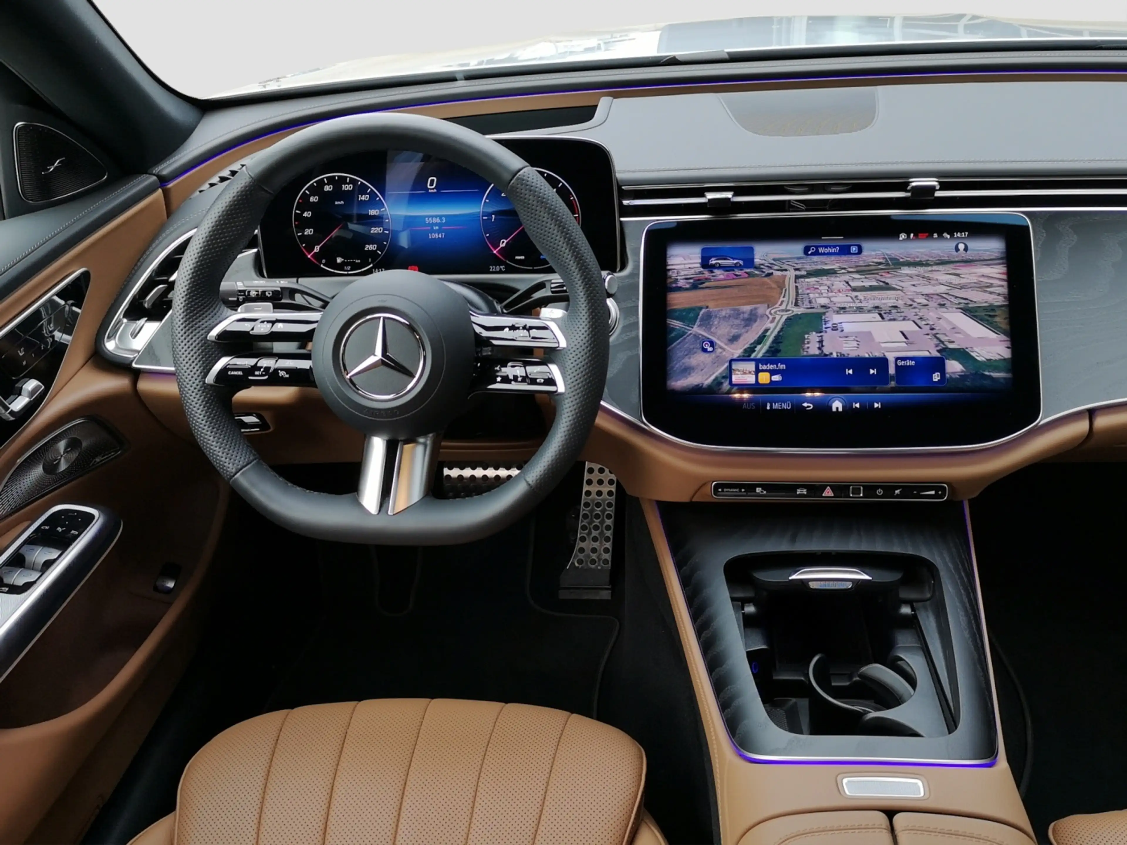 Mercedes-Benz E 220 d 4MATIC T-Modell 360 ACC AHK AUT Bel.Sitz — photo 9
