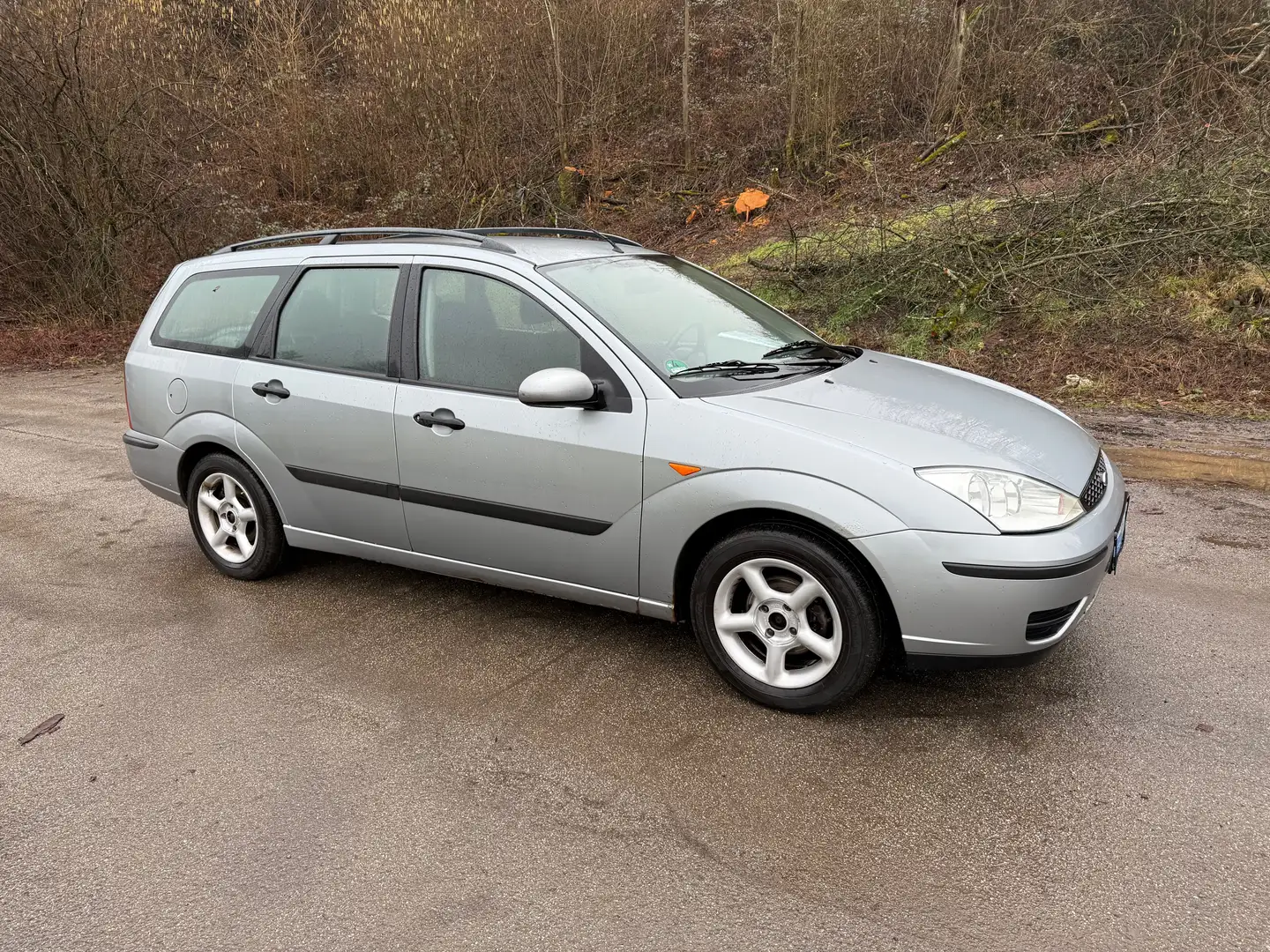 Ford Focus Focus Turnier Tüv neu Grau - 2