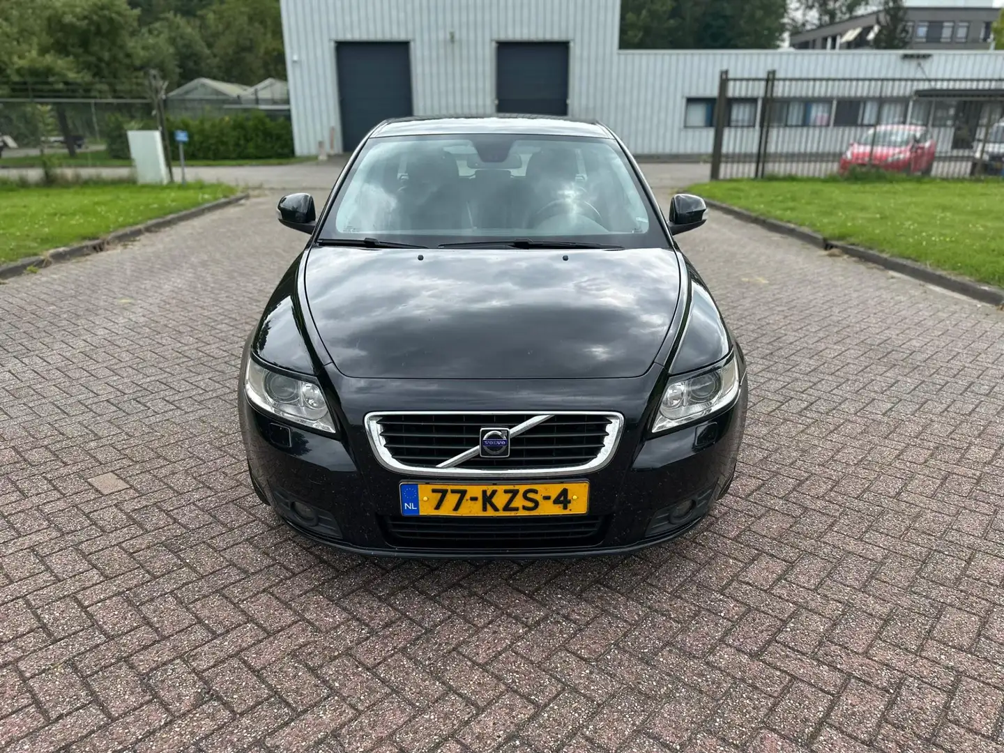 Volvo V50 2.4 D5 Momentum/APK TOT 10-05-2025 Noir - 2