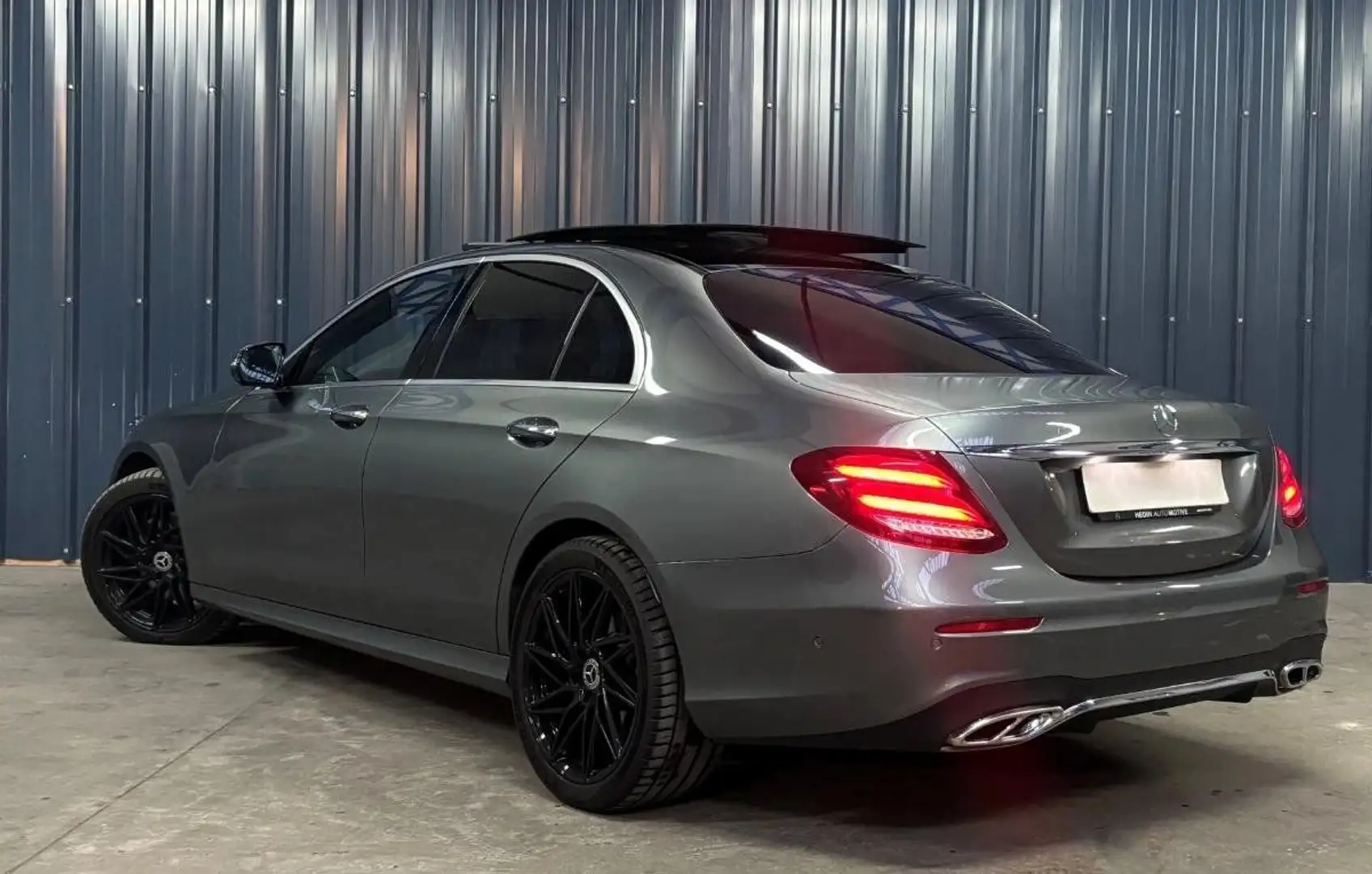 Mercedes-Benz E 220 2.0 220 D 195 AMG LINE 9G-TRONIC BVA - Garantie 1 An - Toi ouvrant - Full option Grau - 2