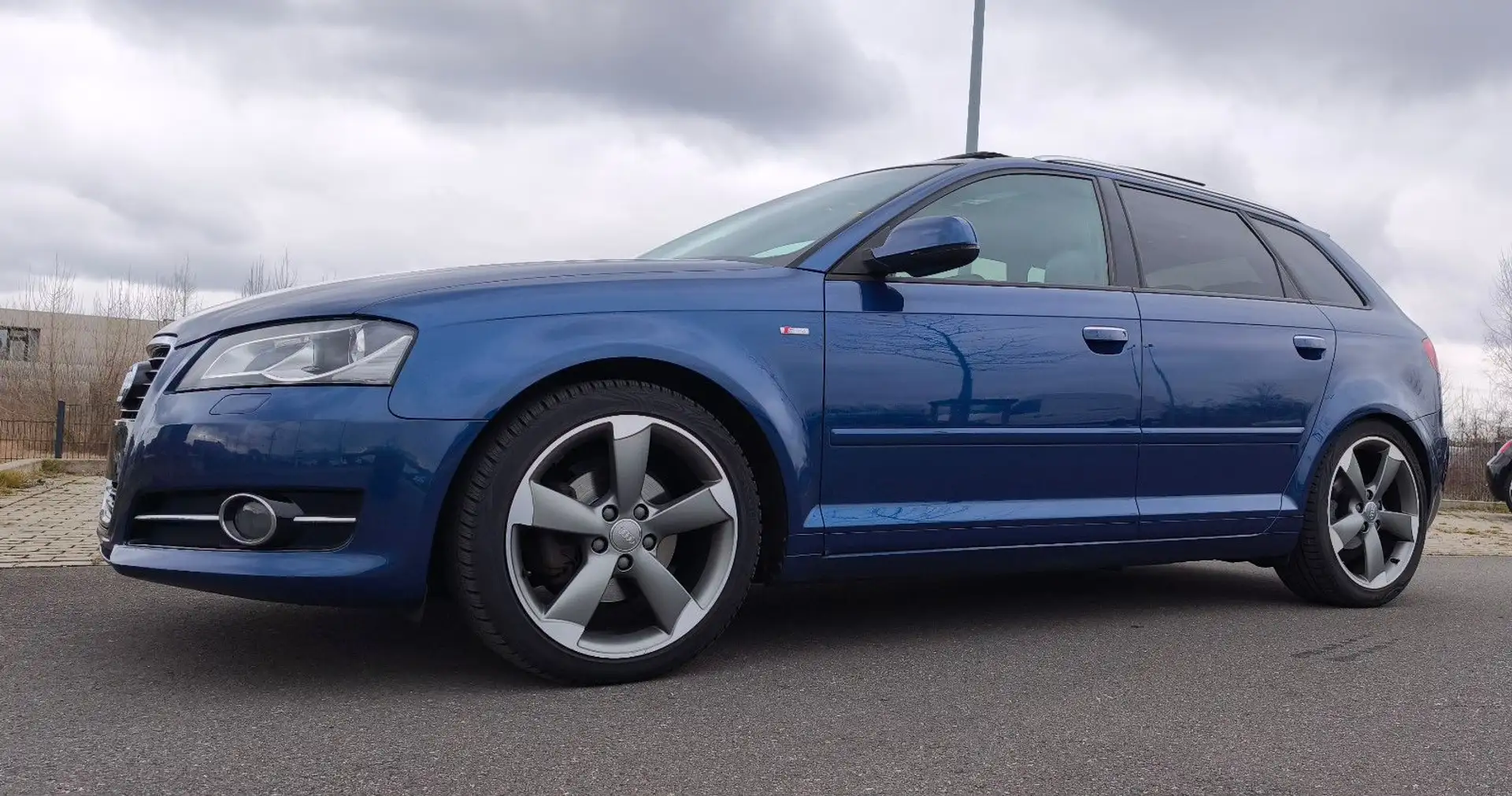 Audi A3 Sportback 1.4 TFSI S line,Reifen,Insp.Tüv neu Bleu - 1