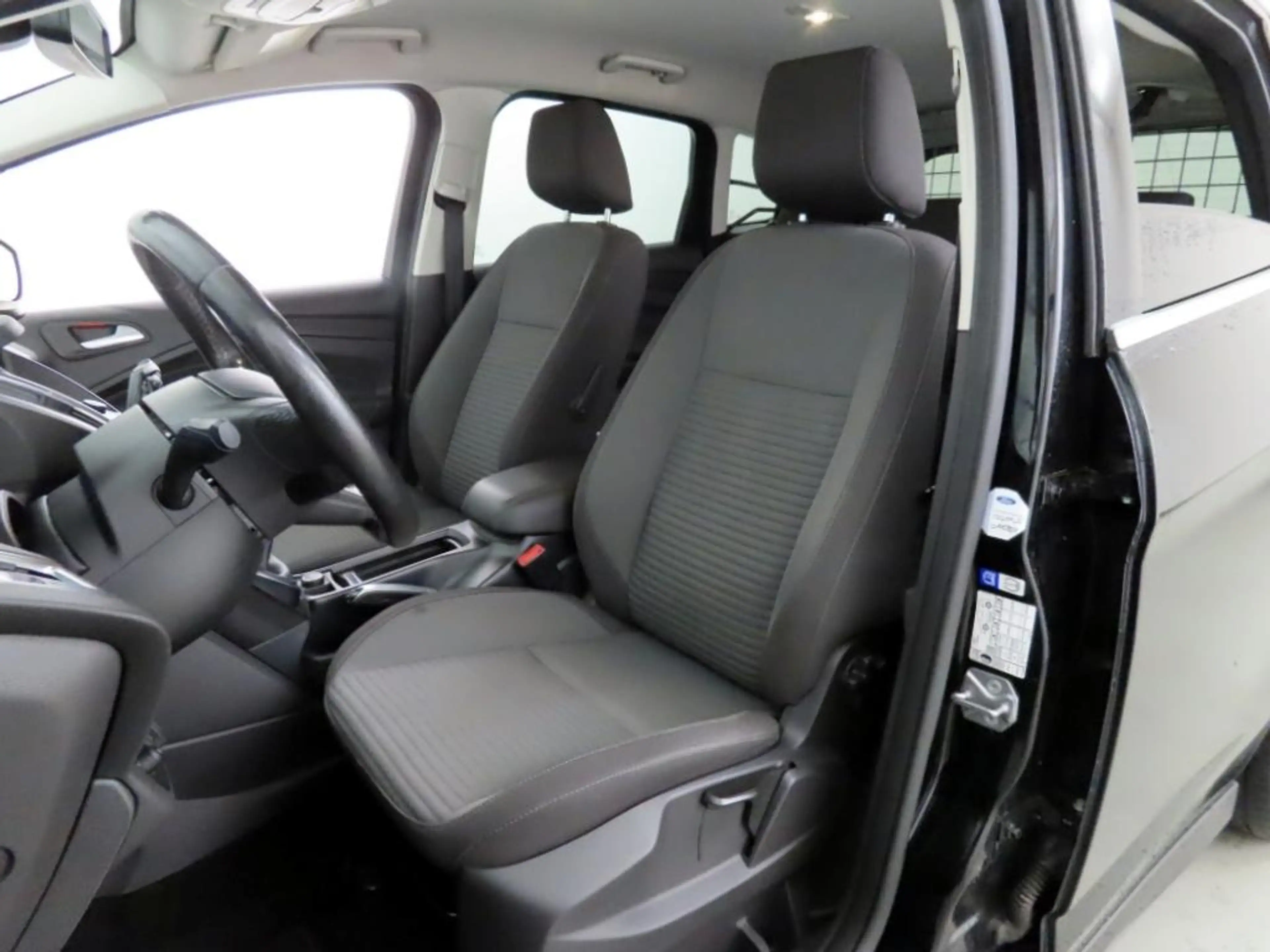 Ford C-Max 1.5 EcoB Titanium WinterPak+Kam+Navi+Klima — photo 9