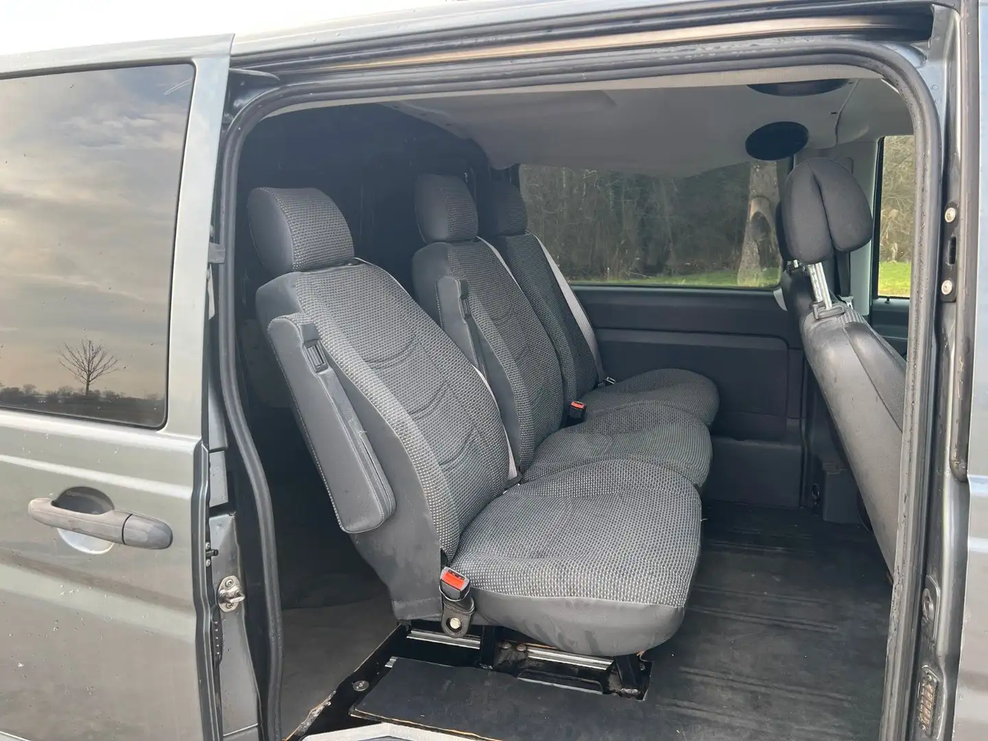 Mercedes-Benz Vito LANG MIXTO 5 Sitzer Navi Grau - 2