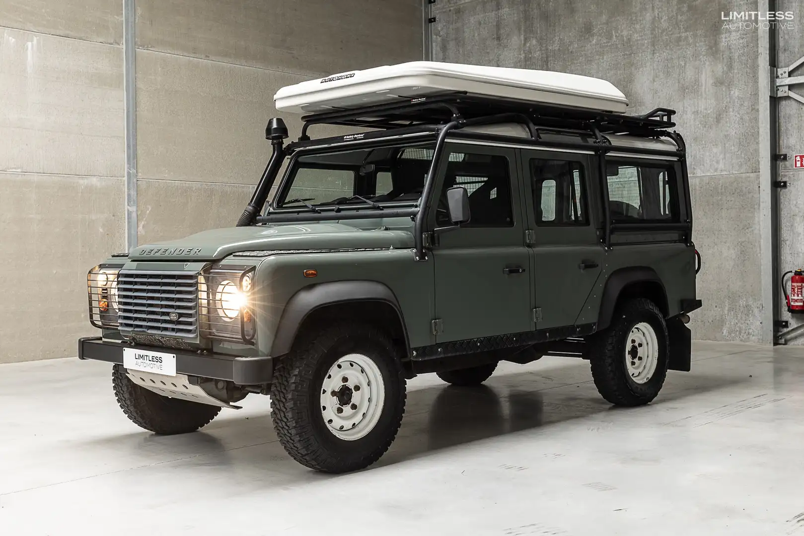 Land Rover Defender Groen - 2