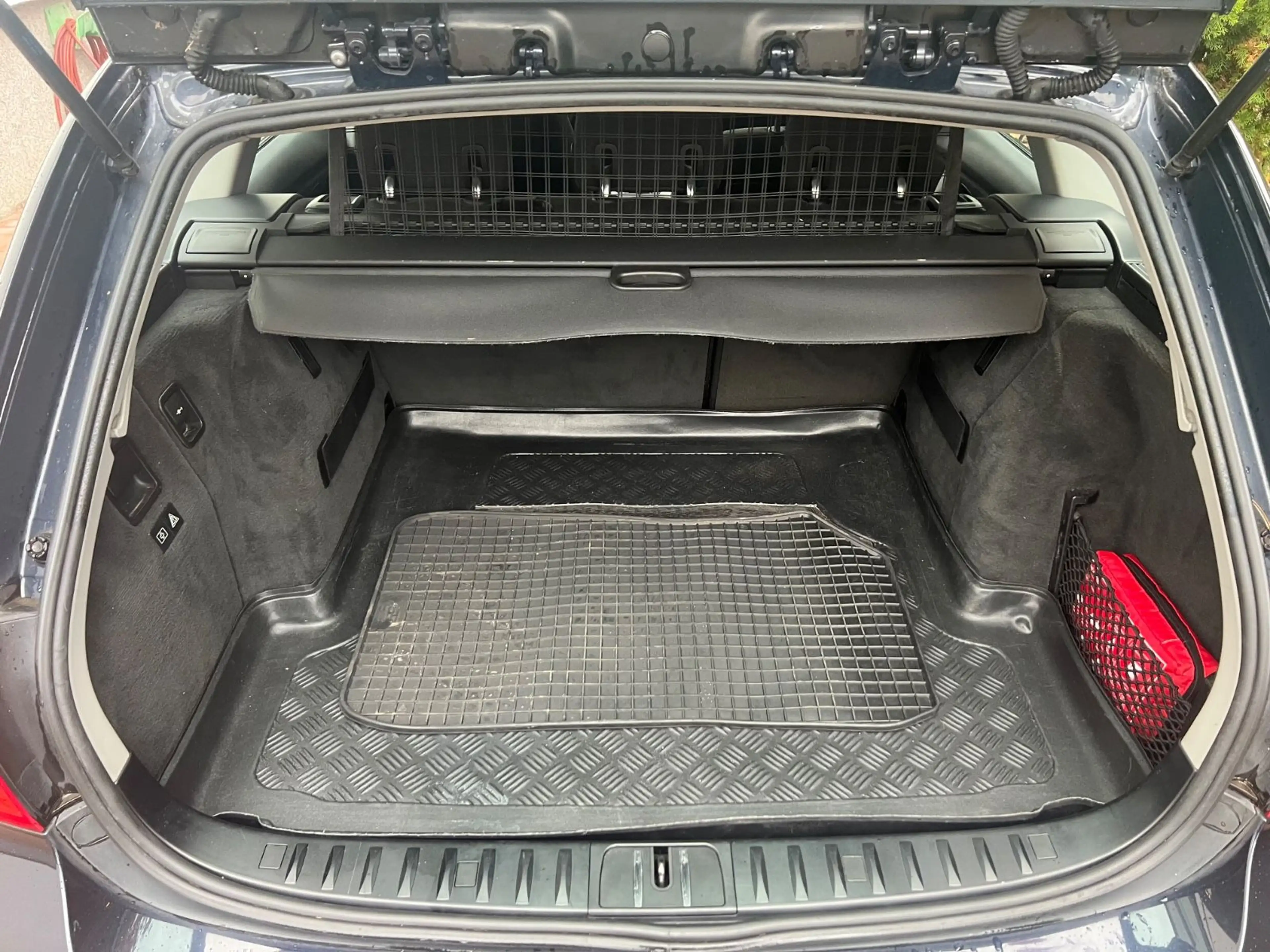 BMW 320 3 Touring 320 i — photo 7