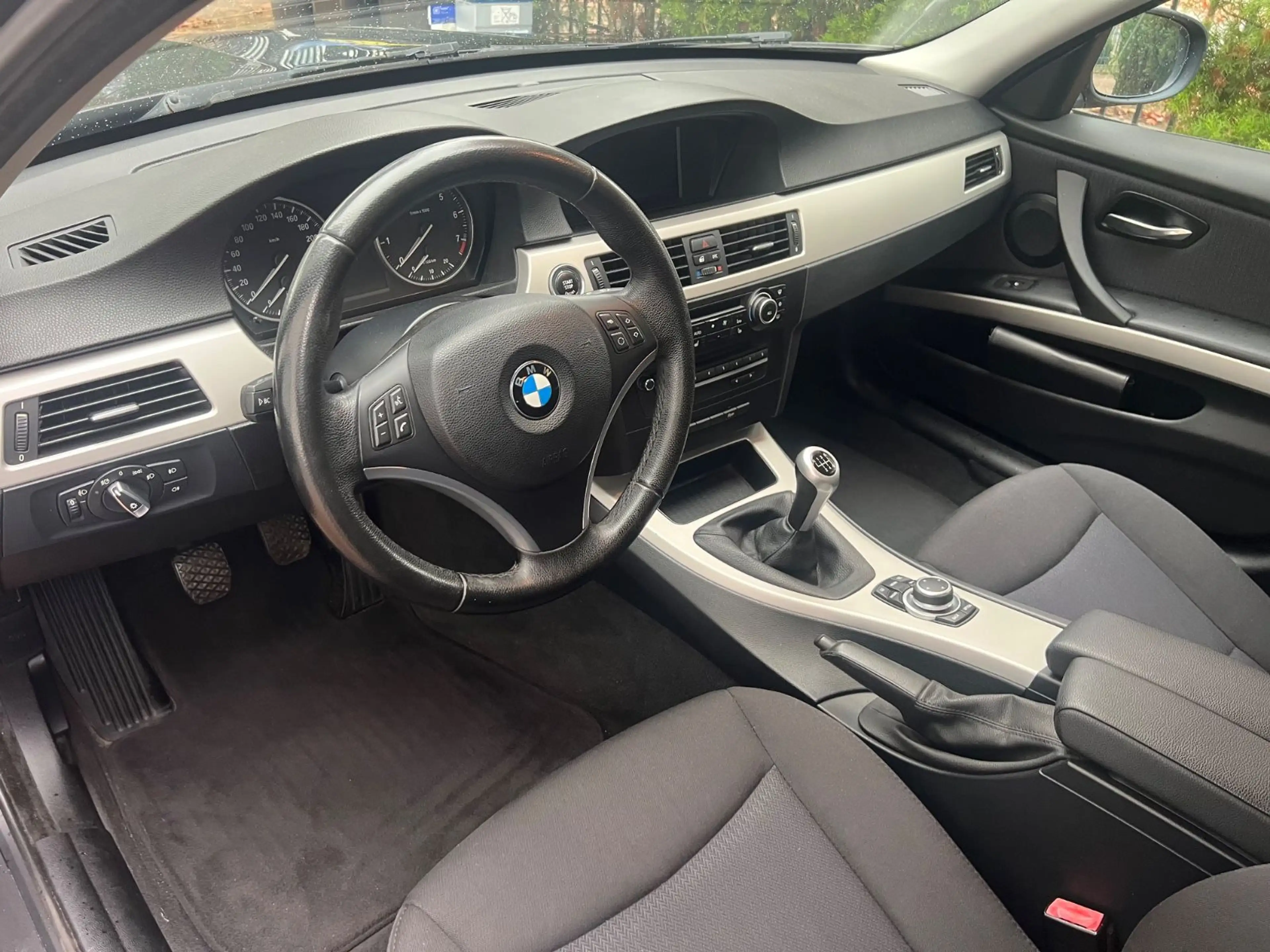 BMW 320 3 Touring 320 i — photo 11