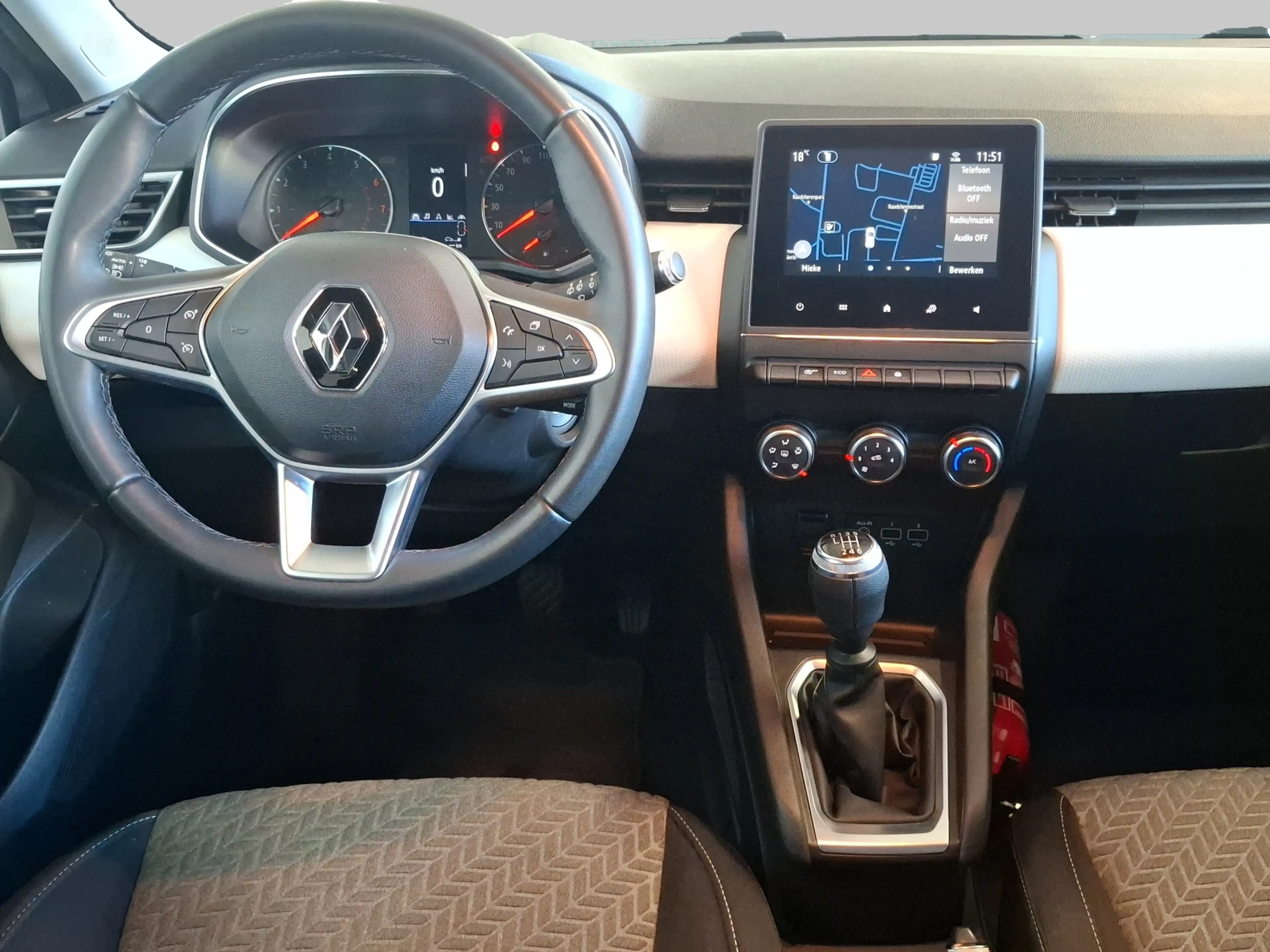 Renault Clio 1.0 TCe 90 Limited NAVI AIRCO PDC CAM — photo 11