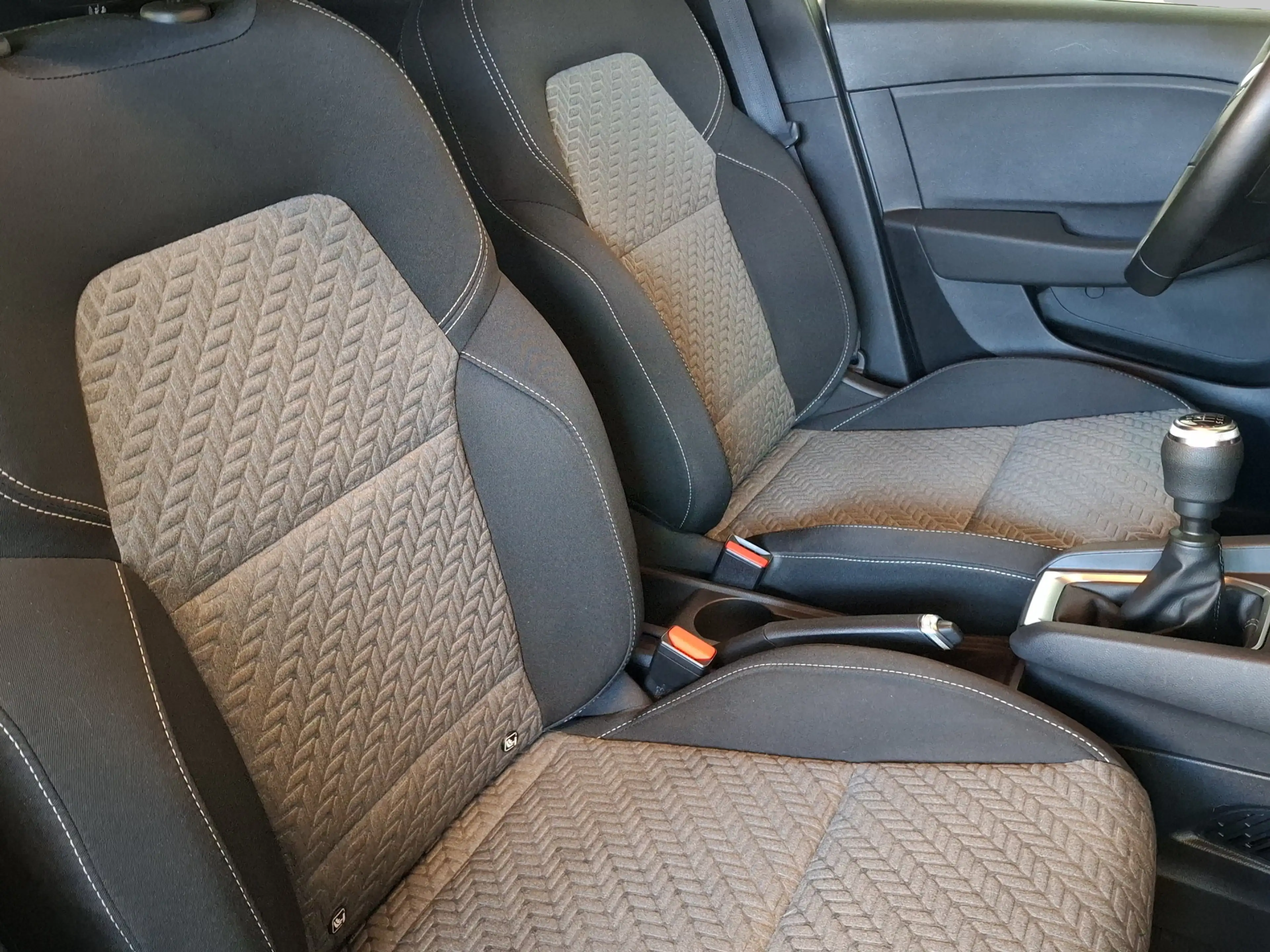 Renault Clio 1.0 TCe 90 Limited NAVI AIRCO PDC CAM — photo 9