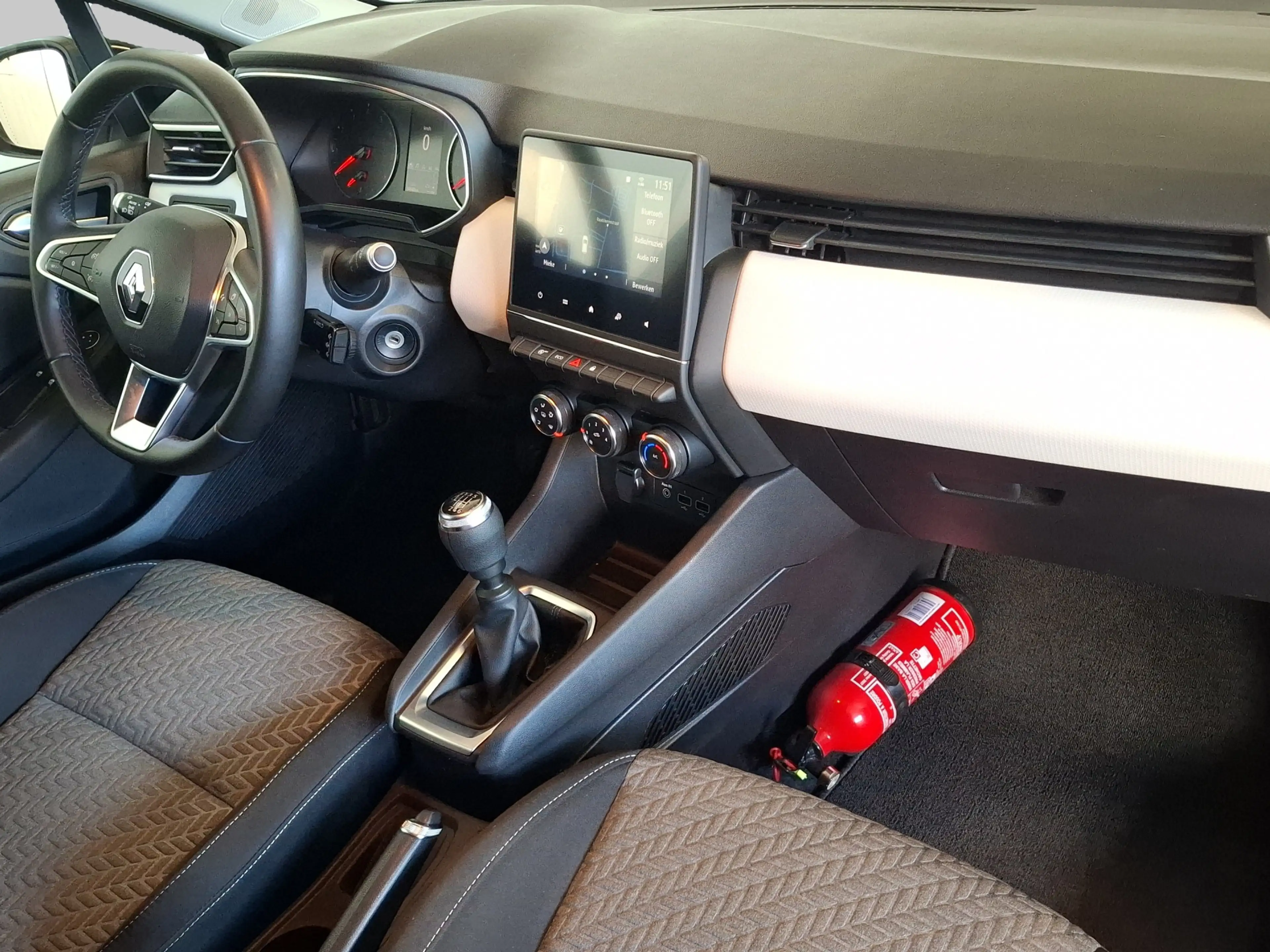 Renault Clio 1.0 TCe 90 Limited NAVI AIRCO PDC CAM — photo 8
