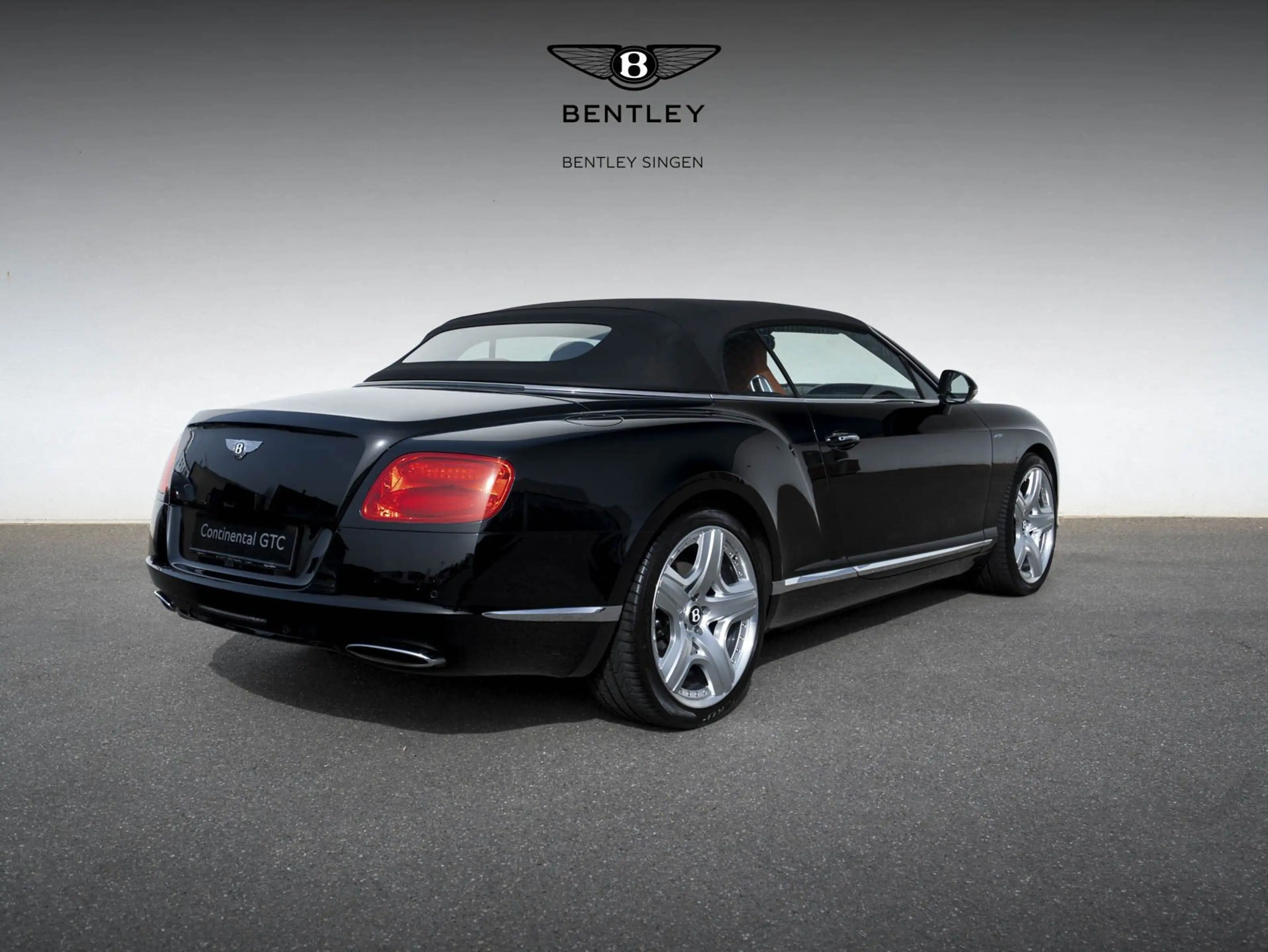 Bentley Continental GTC W12 — photo 12