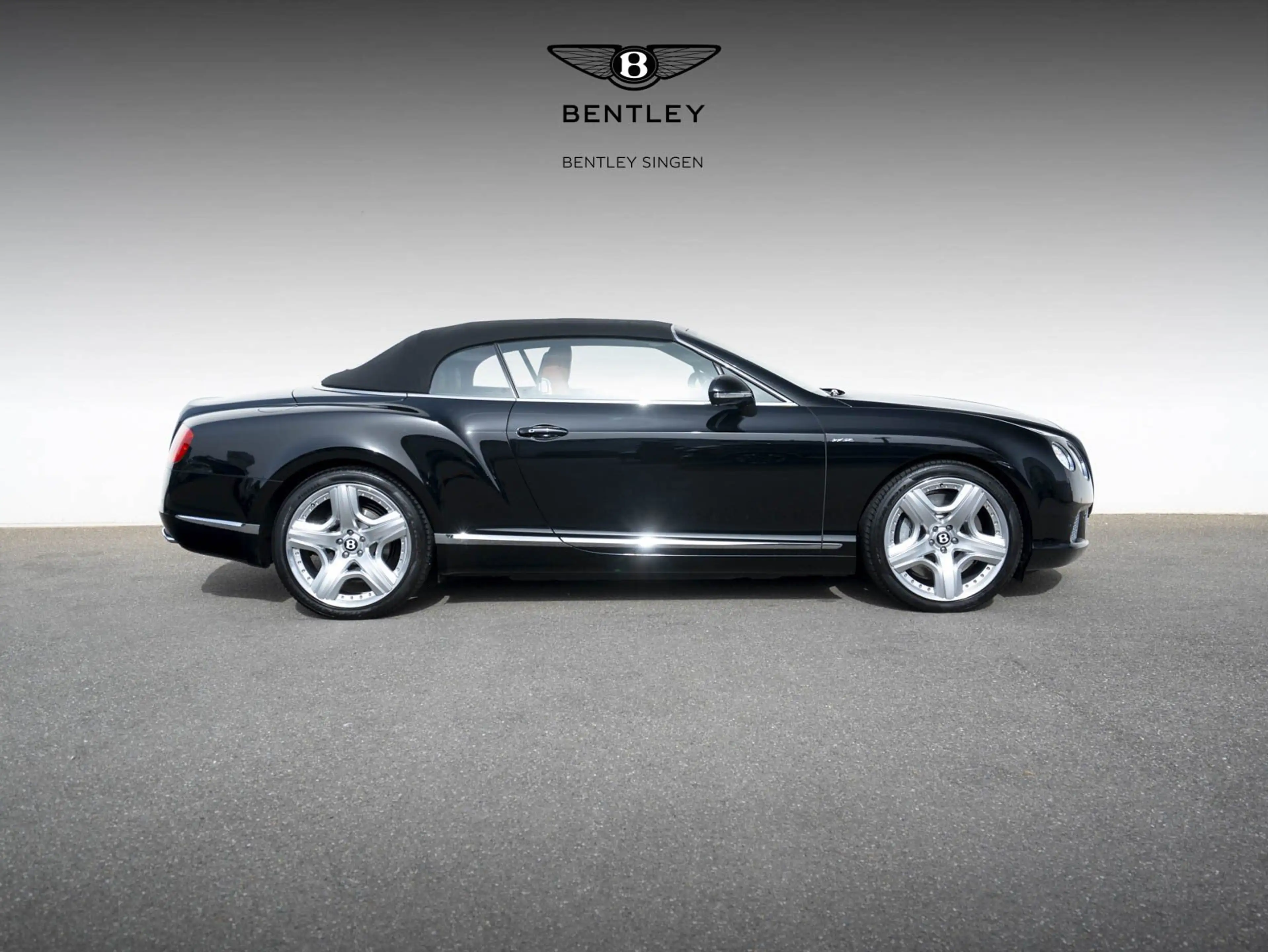 Bentley Continental GTC W12 — photo 11
