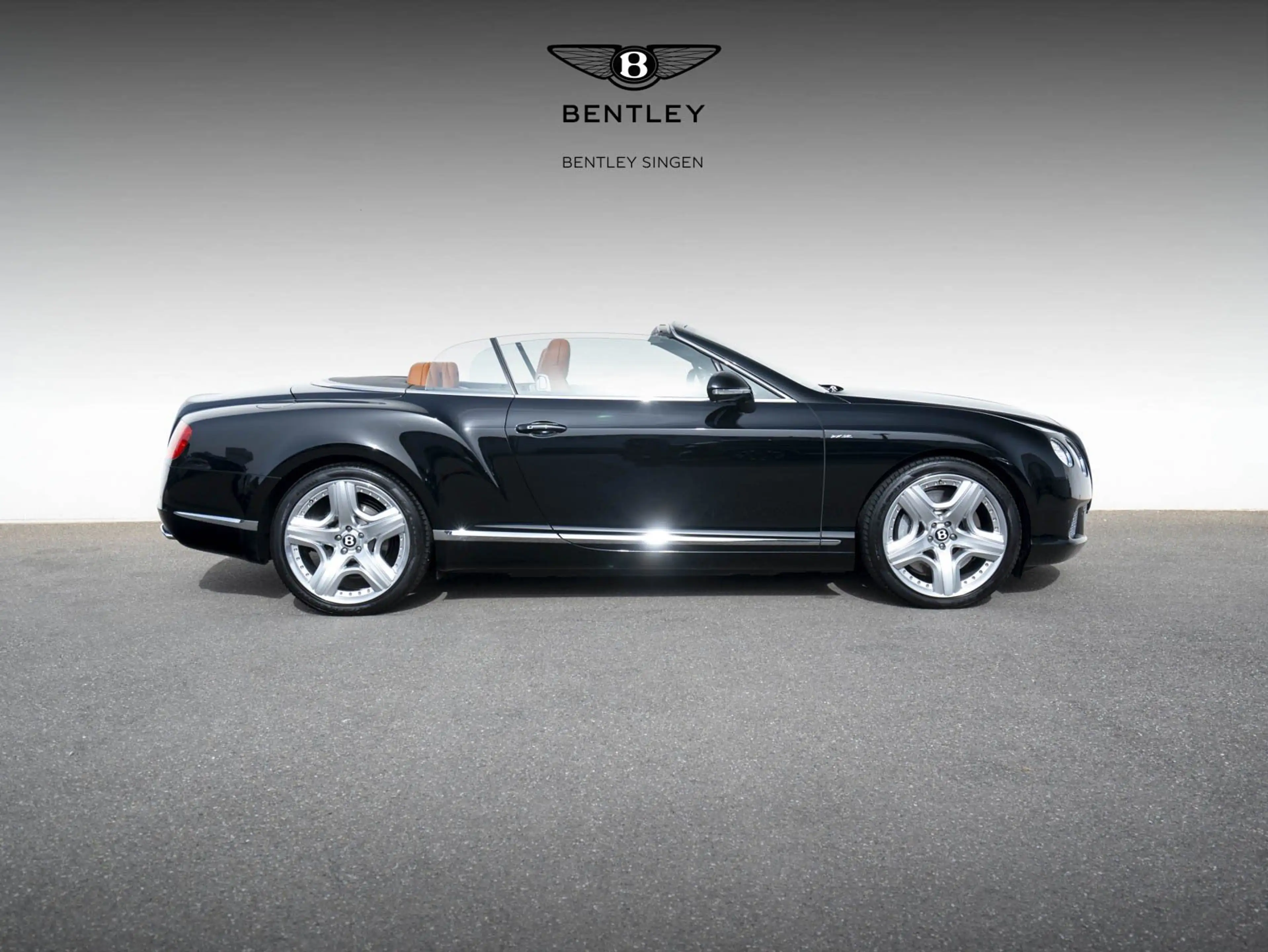 Bentley Continental GTC W12 — photo 10