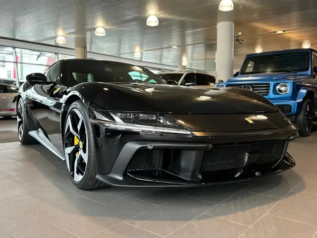 Ferrari 12Cilindri PANO DISPLAY CARBON LIFT SOFT STOCK