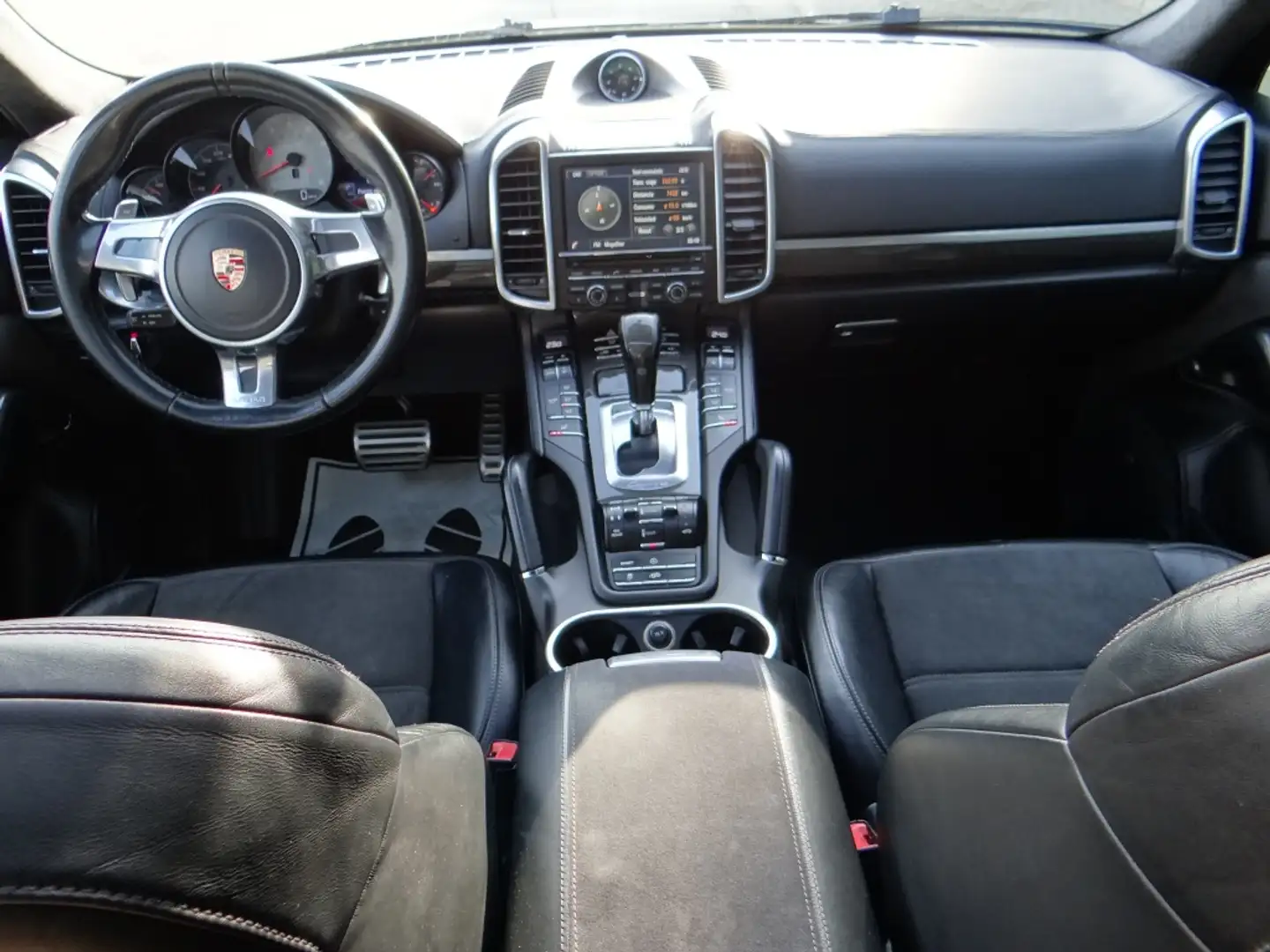 Porsche Cayenne GTS Aut. Negro - 2